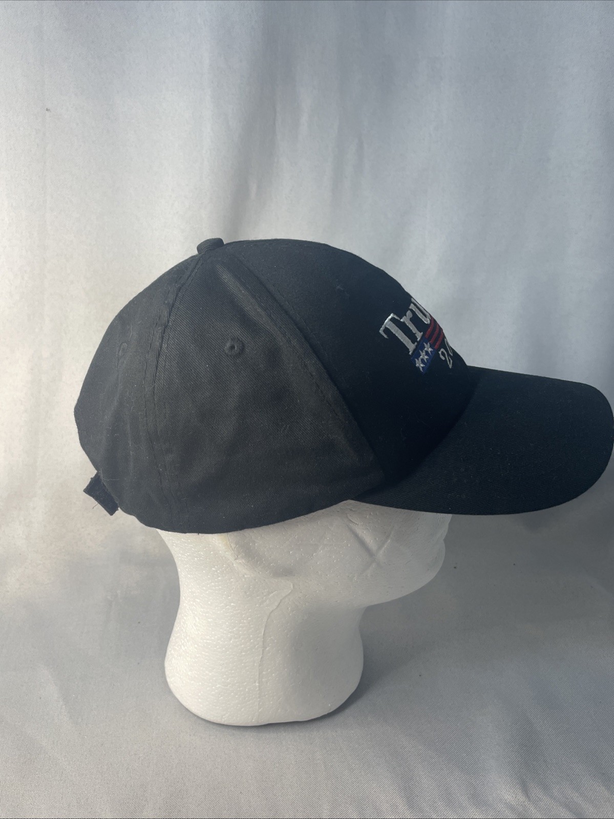 TRUMP 2020 BLACK HAT Embroidered Red White and Blue