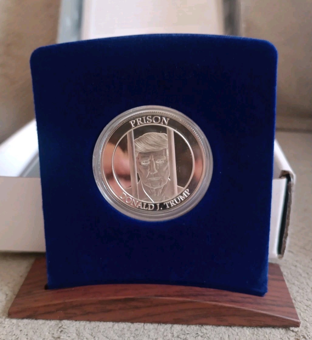President or Prison Collection 2024 Trump Biden Commemorative Coin Set /55