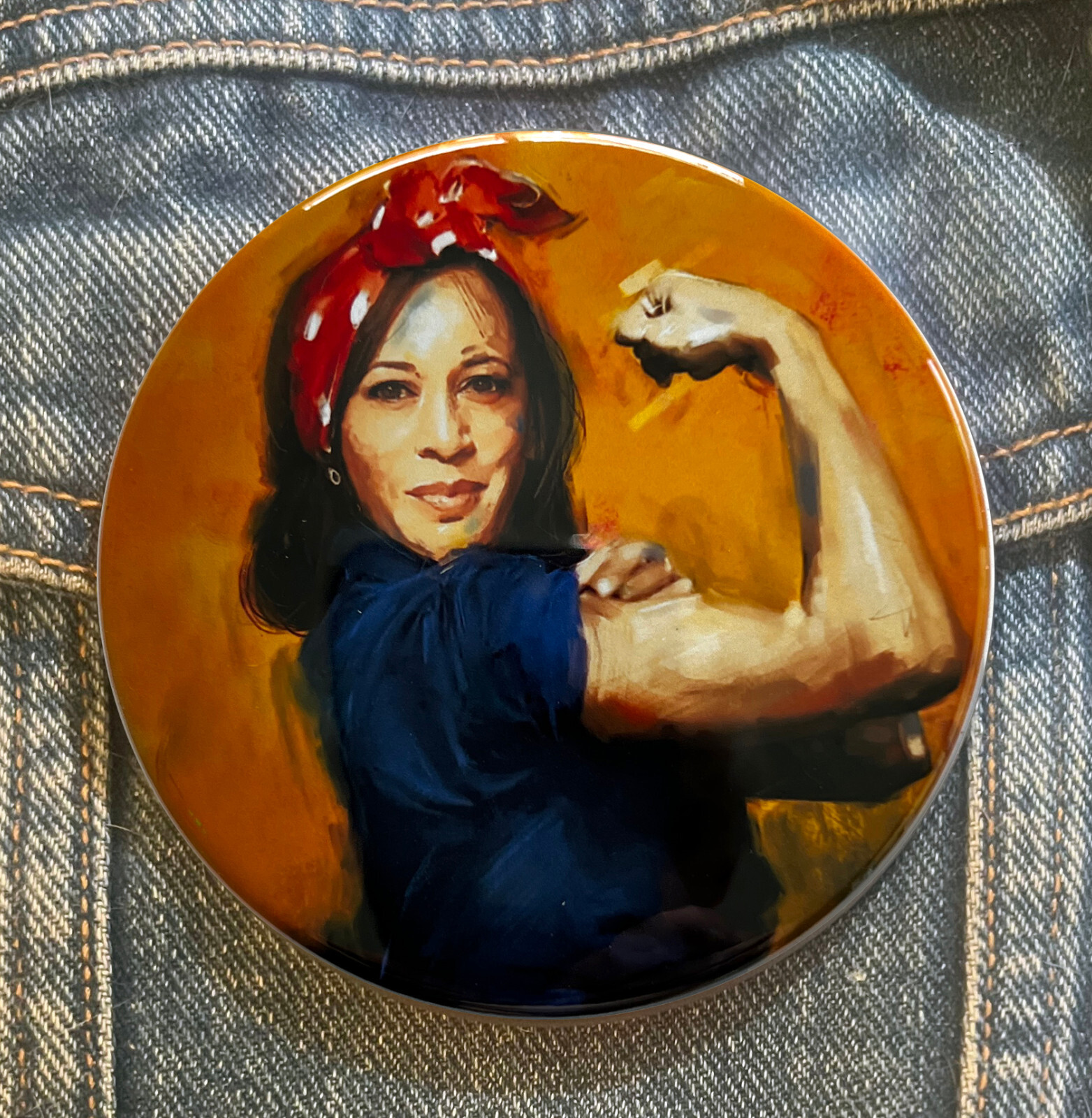 KAMALA HARRIS “YES WE KAM” – 3-1/2″ PINBACK CAMPAIGN BUTTON