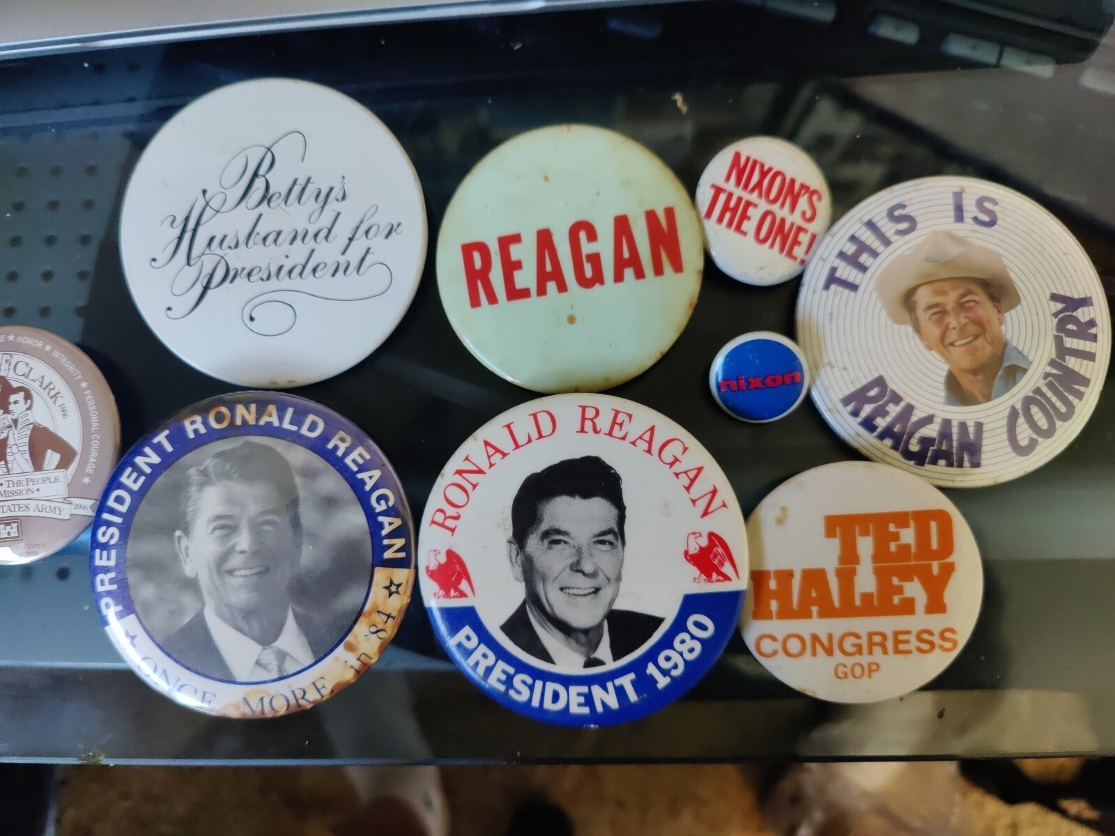 Presidents And Other Buttons