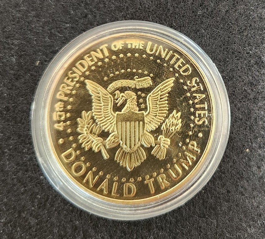2024 DONALD TRUMP COLLECTOR COIN PRESIDENT GOLD ALLOY SOUVENIR