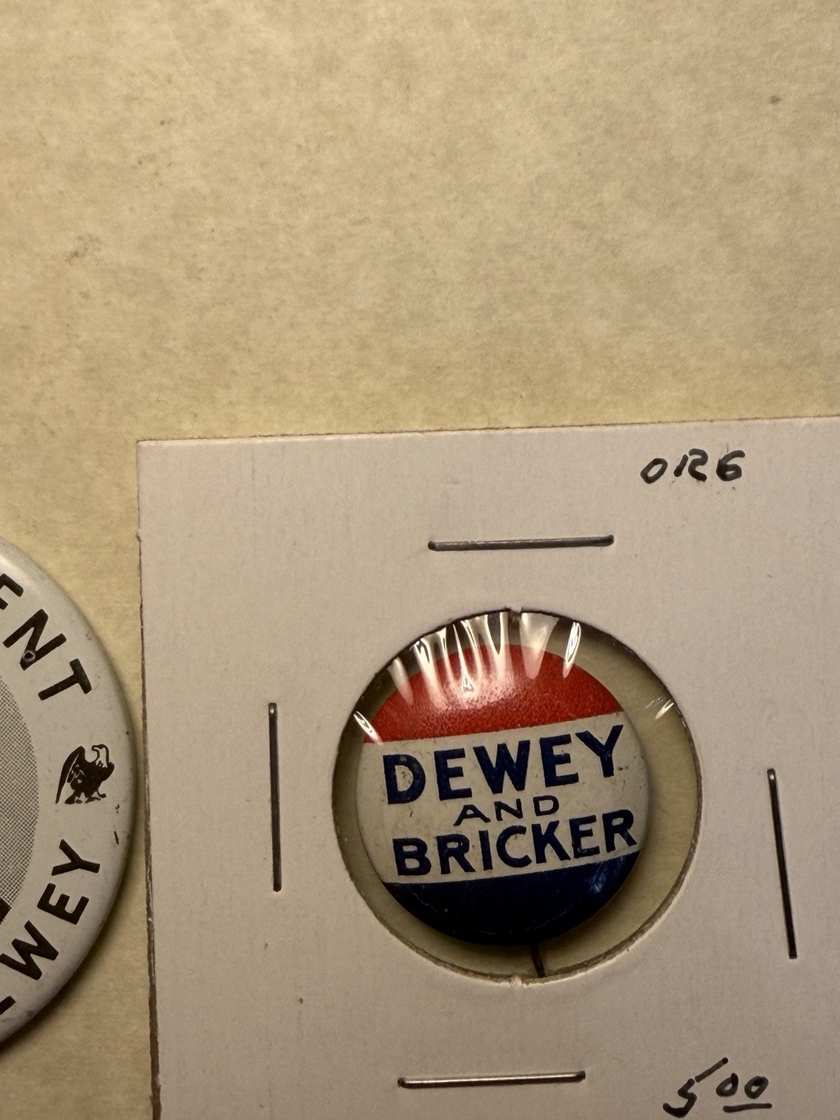Lot of 3 1944 THOMAS E. DEWEY / BRICKER campaign political pinback buttons