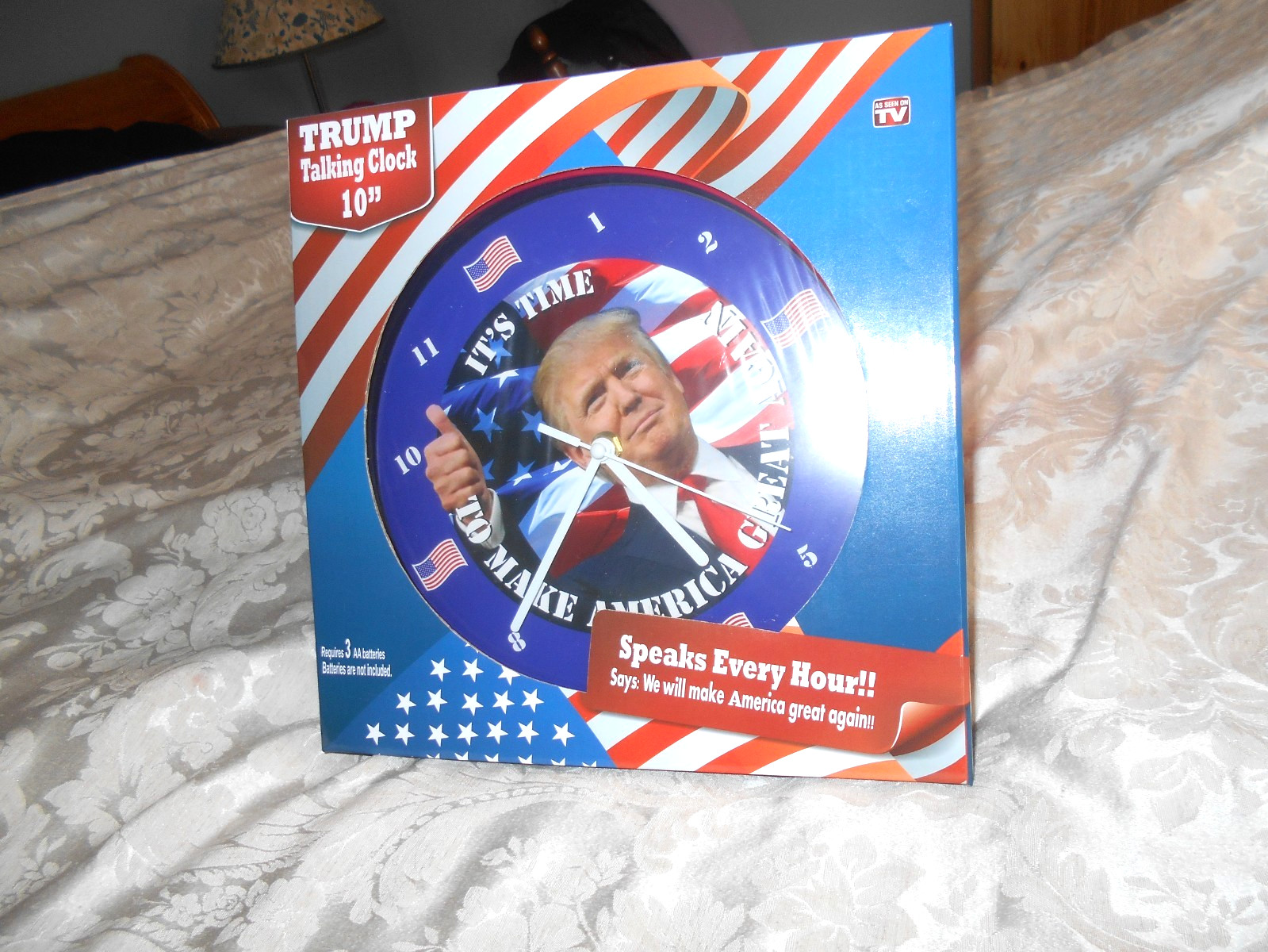 NEW TRUMP TALKING 10″ WALL CLOCK “IT’S TIME TO MAKE AMERICA GREAT AGAIN” NIB