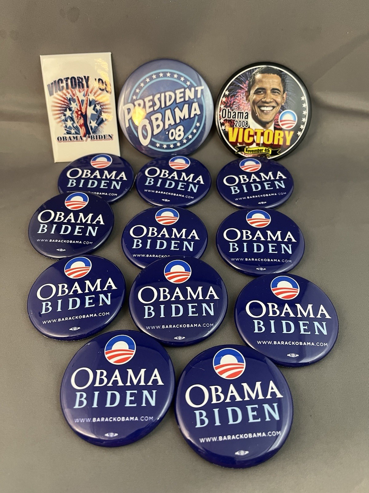 Lot Of 14 Barrack Obama Presidential Campaign Buttons