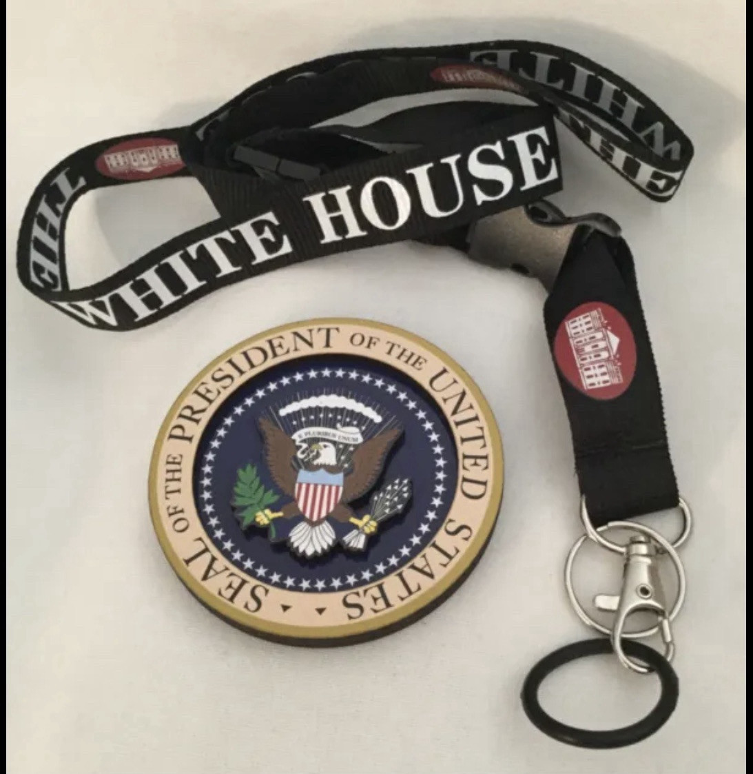 2 PENS WHITE HOUSE BLUE METAL + EAGLE SEAL PEN RED + FUN MONEY REPUBLICAN MAGA