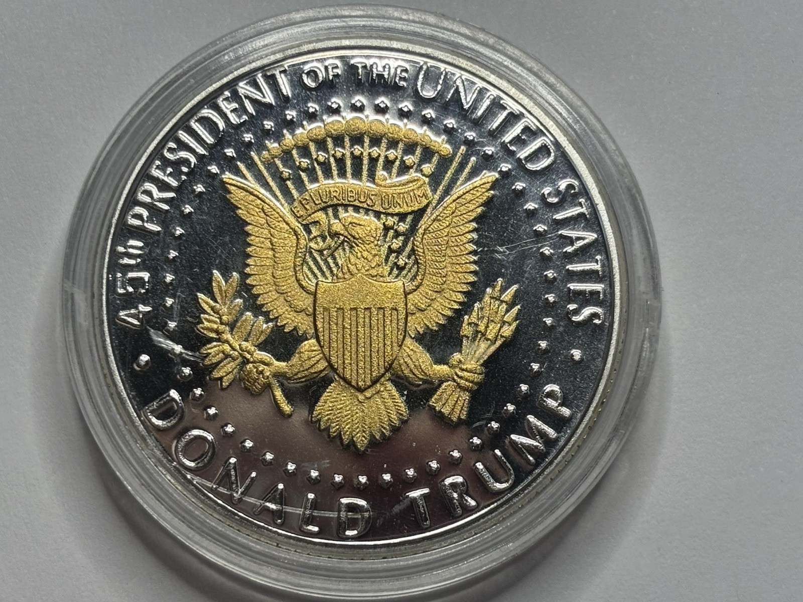 2020 Donald Trump Commemorative Coin Keep America Great – 74 Cents Shipping!!!