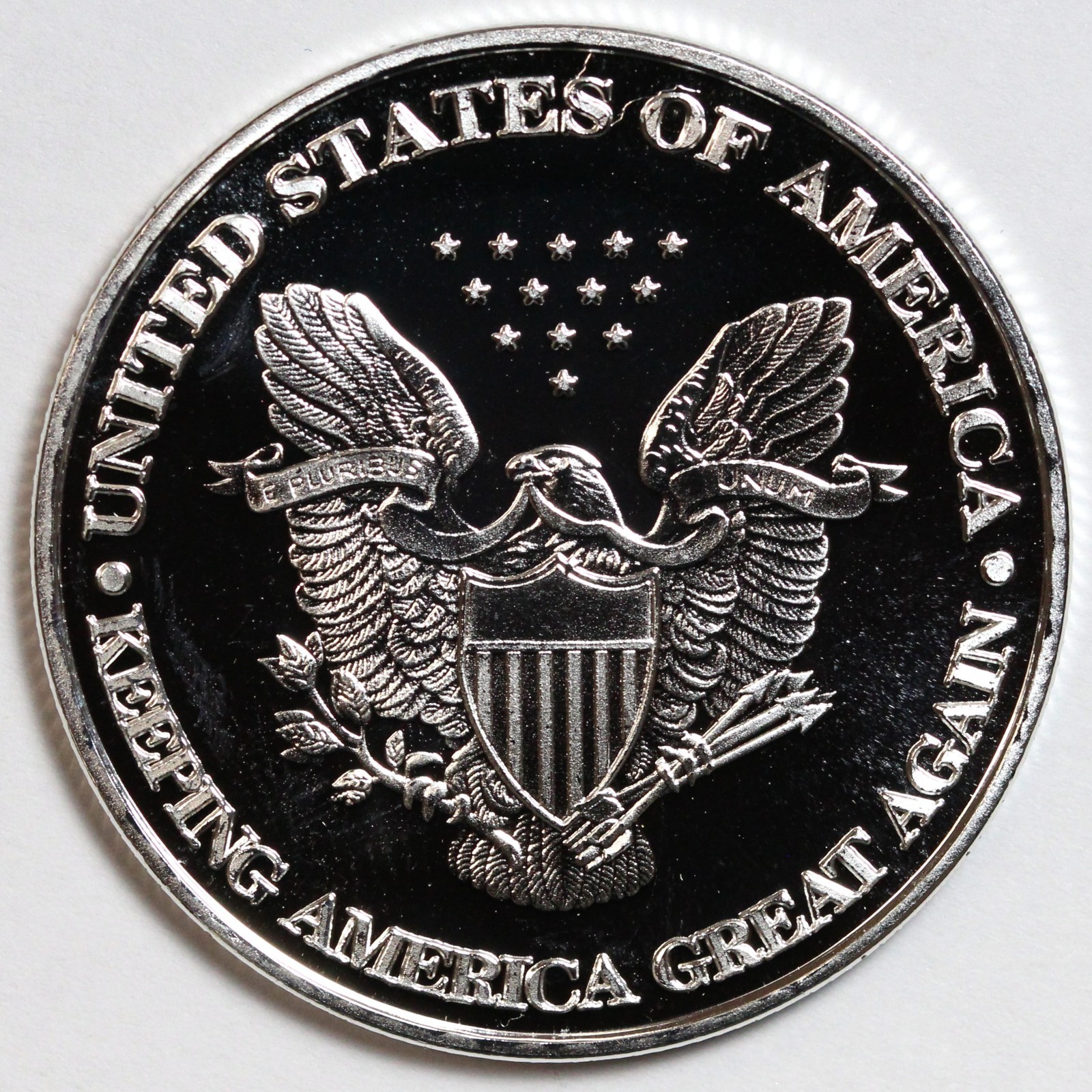 Donald J Trump President of the United States Novelty Medal / Round – Flag / USA