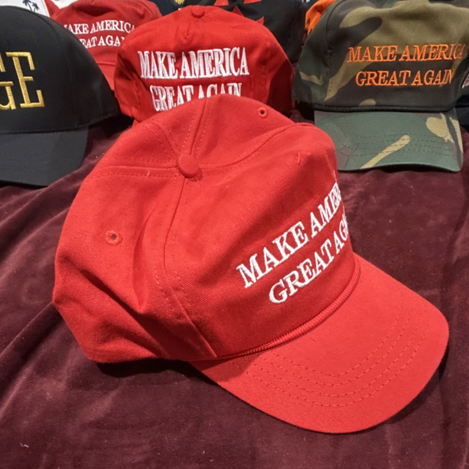 Official Cali-Fame Trump 2016 MAKE AMERICA GREAT AGAIN Red Hat