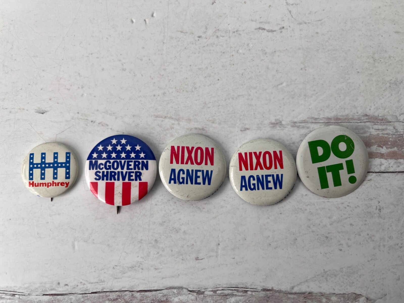 5 vintage political buttons campaign pins 1960’s 1970’s Nixon McGovern Humphrey