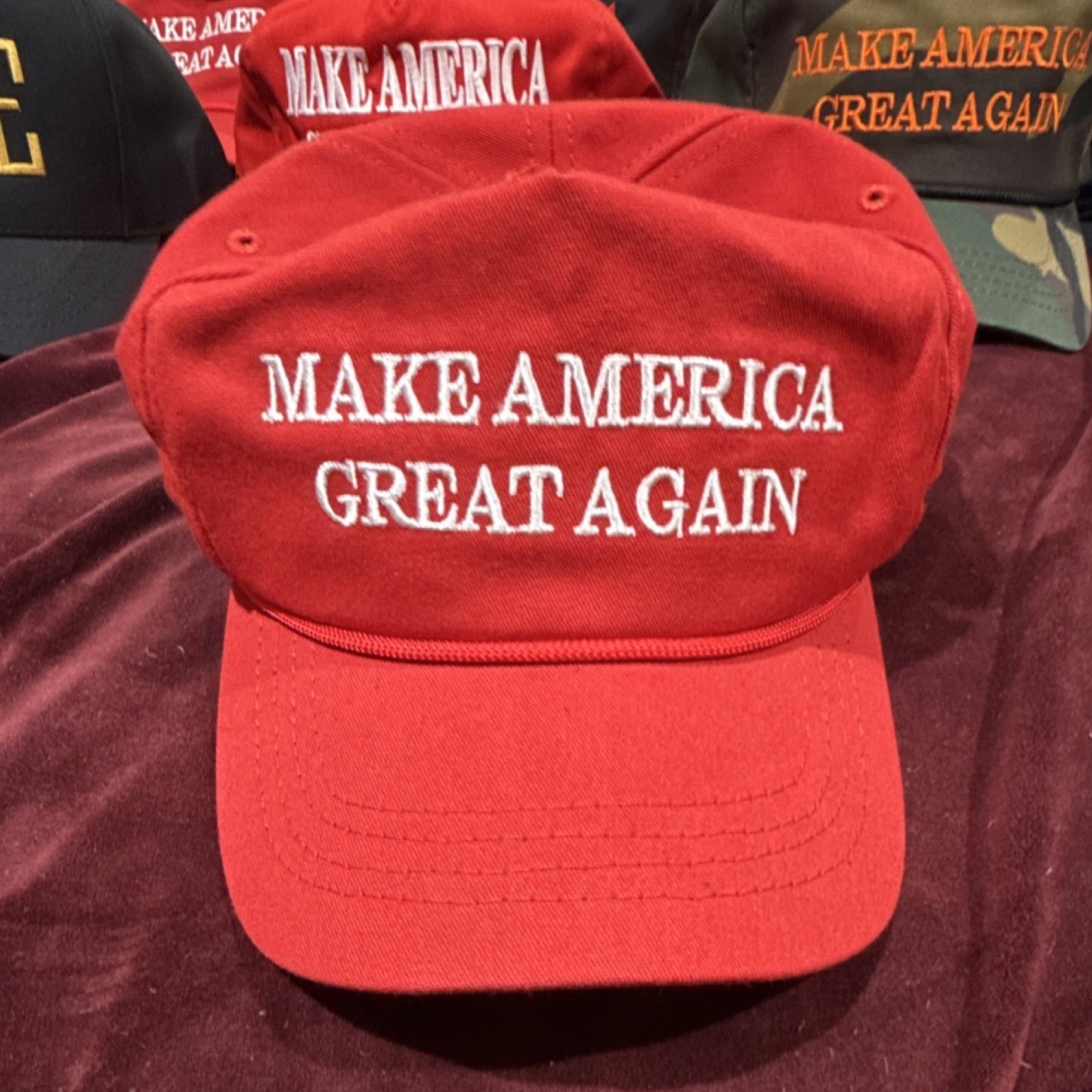 Official Cali-Fame Trump 2016 MAKE AMERICA GREAT AGAIN Red Hat