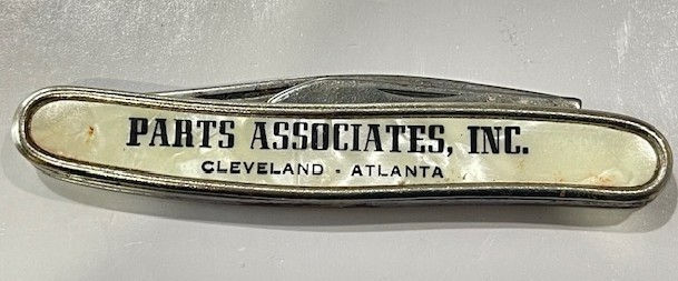 777 ~ Parts Associates Inc. Cleveland/Atlanta -Mother of Peral Adv Pocket Knife