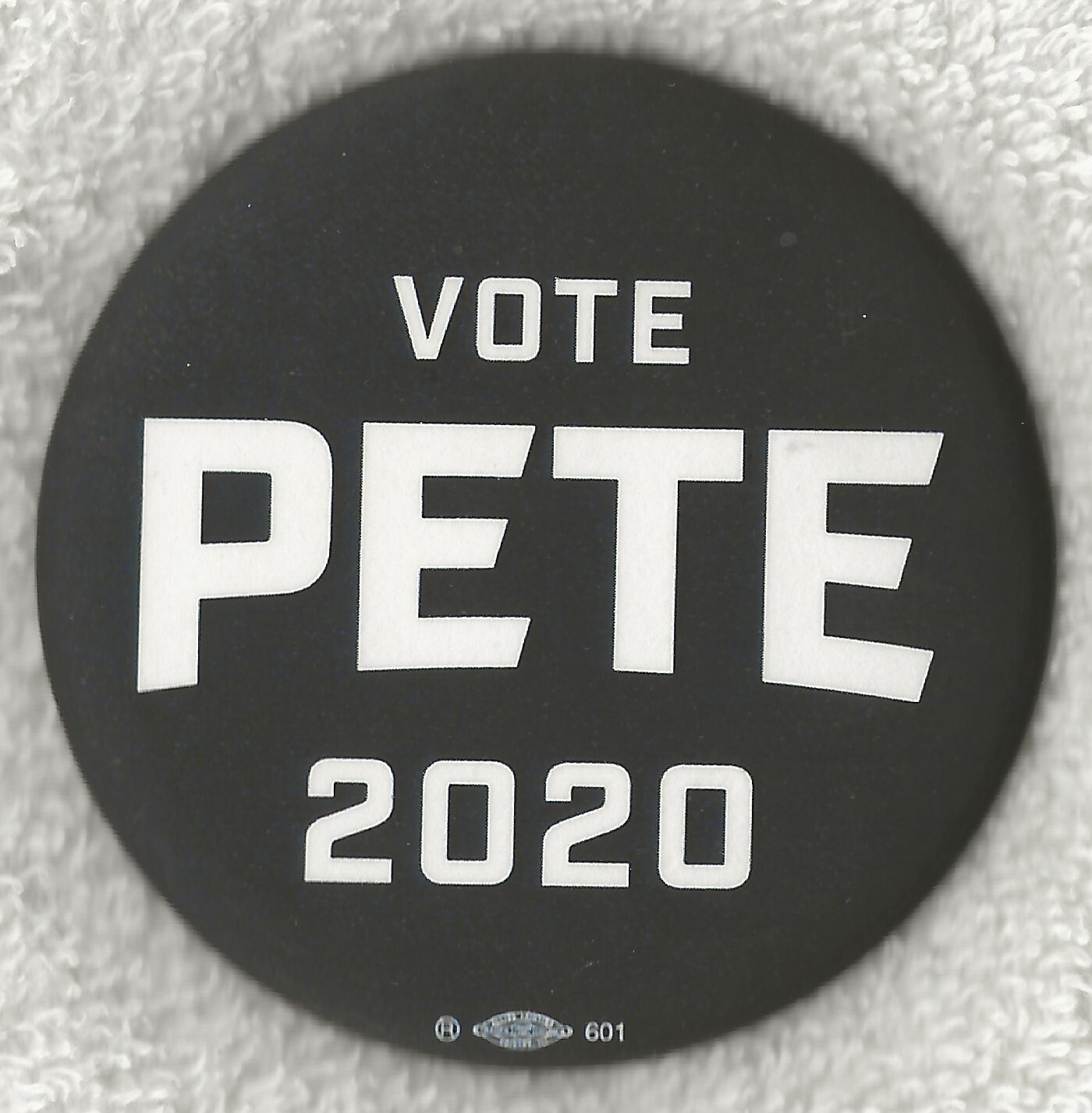 2020 Pete Buttigieg 2-1/4″ / OFFICIAL “VOTE PETE 2020” Campaign Button(OP10)