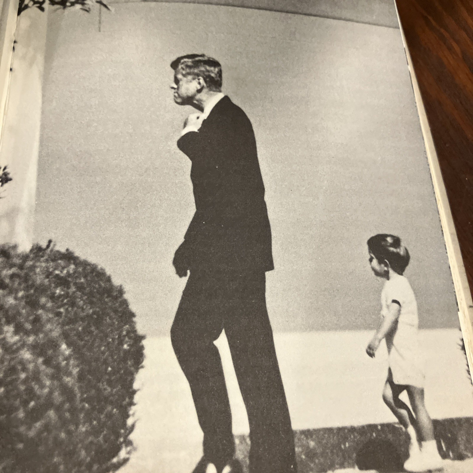 CONVERSATIONS WITH JF KENNEDY: BEN BRADLEE: 1ST EDITION: VINTAGE 1975 HARDCOVER