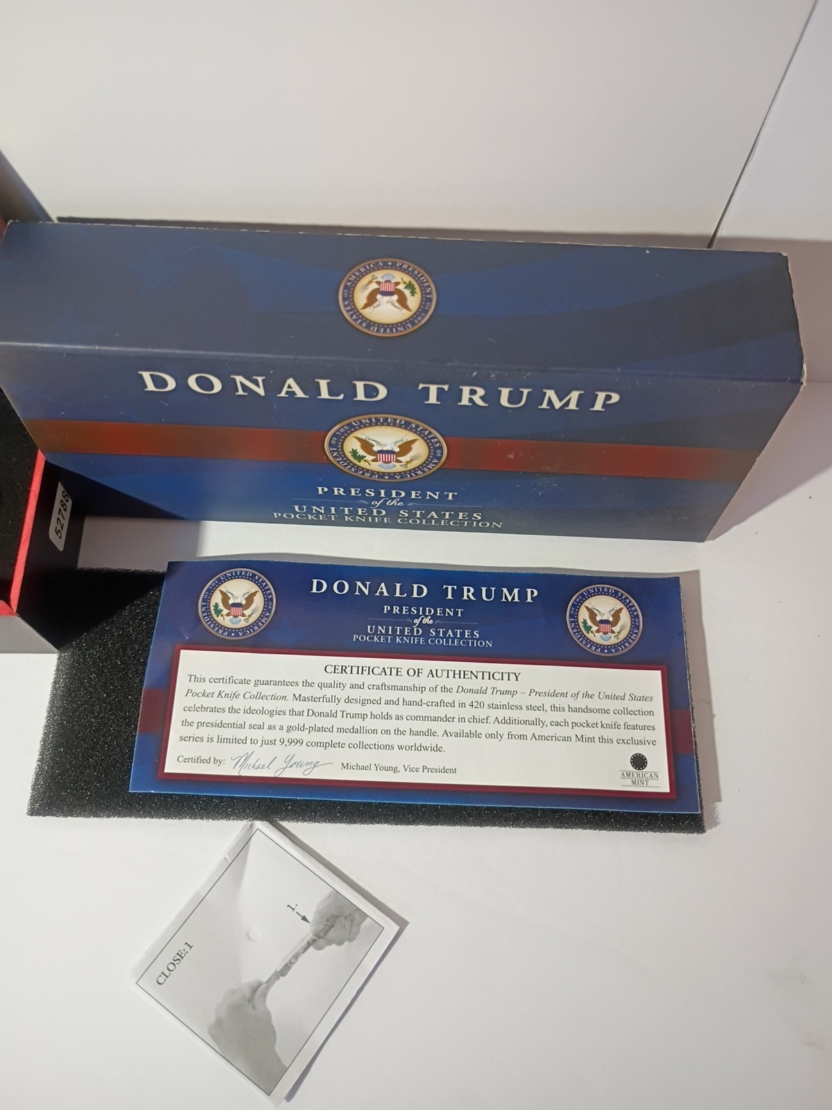 American Mint Donald Trump President of the U. S. Pocket Knife Collection