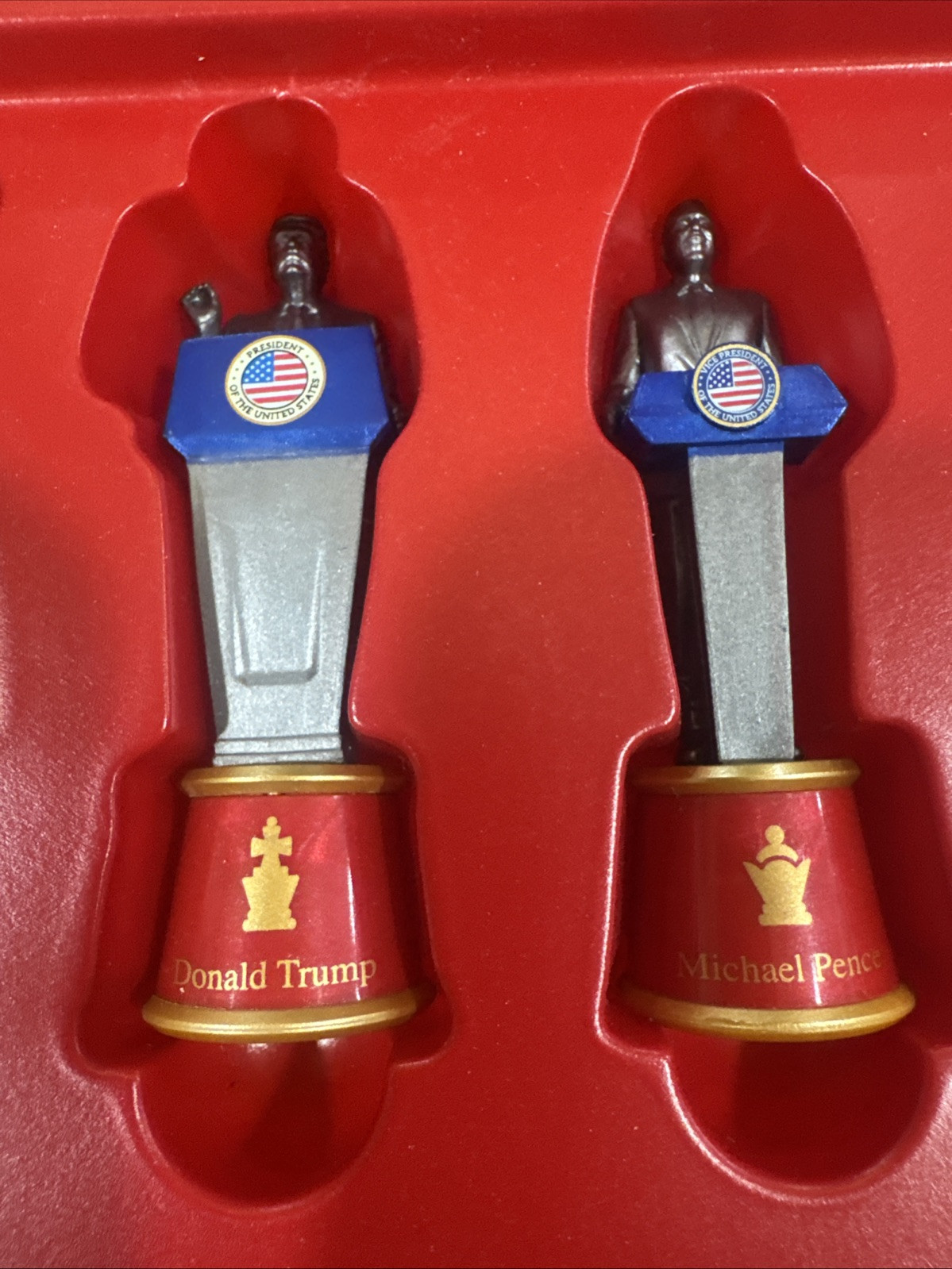 2020 Battle For The White House Democrat & RepublicansChess Piece