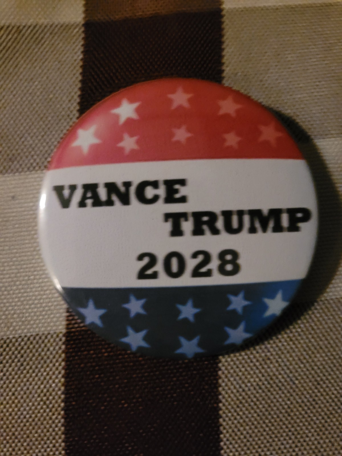 JD VANCE DONALD TRUMP PRESIDENT 2028 KEEP AMERICA GREAT BUTTON PIN 2 1/4″ ROUND