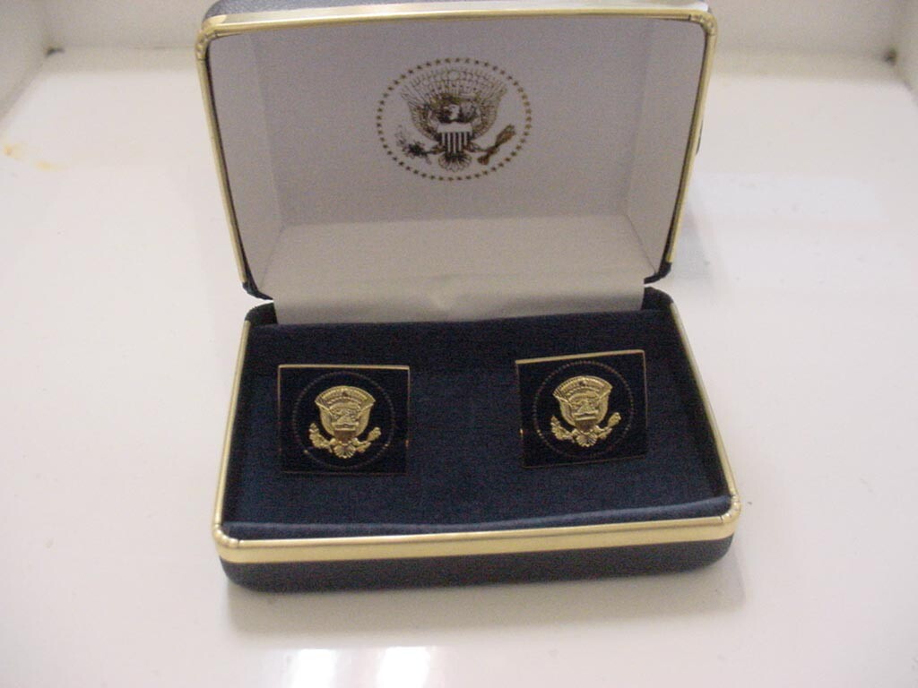 Pair of President DONALD TRUMP SQUARE VIP Cufflinks -NEW
