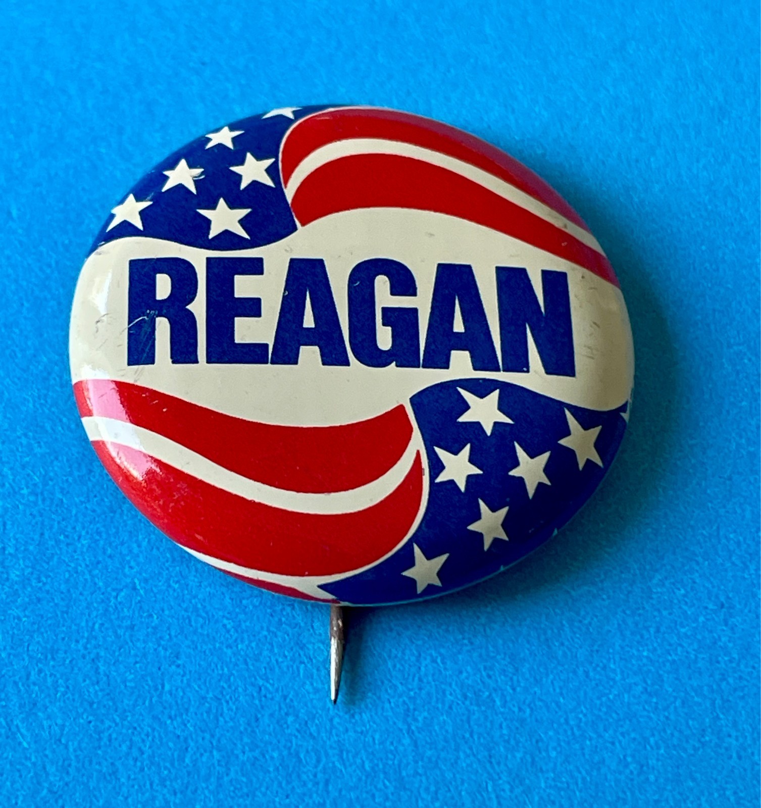 Authentic vintage Ronald Reagan presidential campaign button 1976-1980