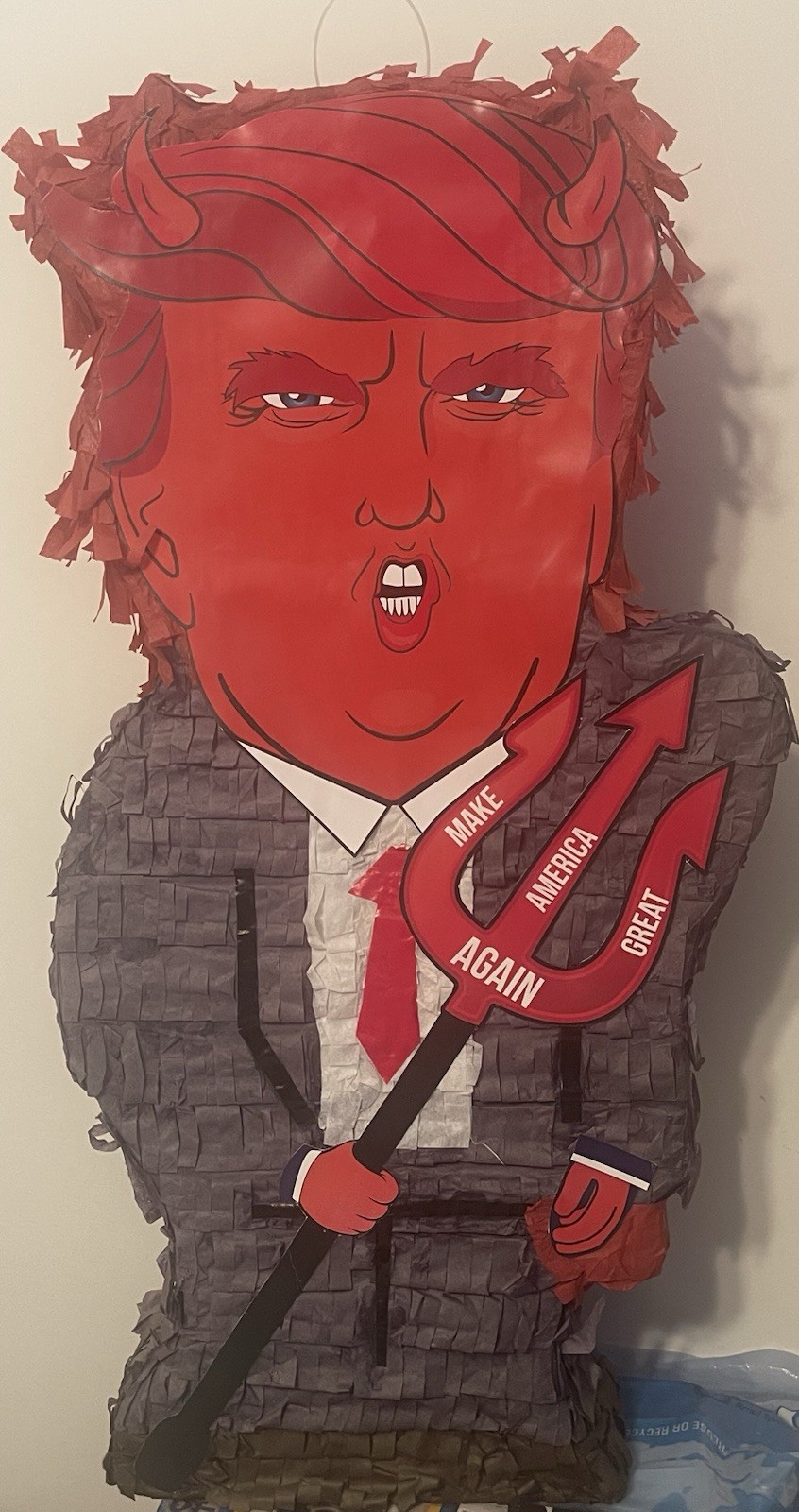 PRESIDENT DONALD TRUMP 2016 DEVIL MAGA PINATA-MAKE AMERICA GREAT AGAIN-RARE ITEM
