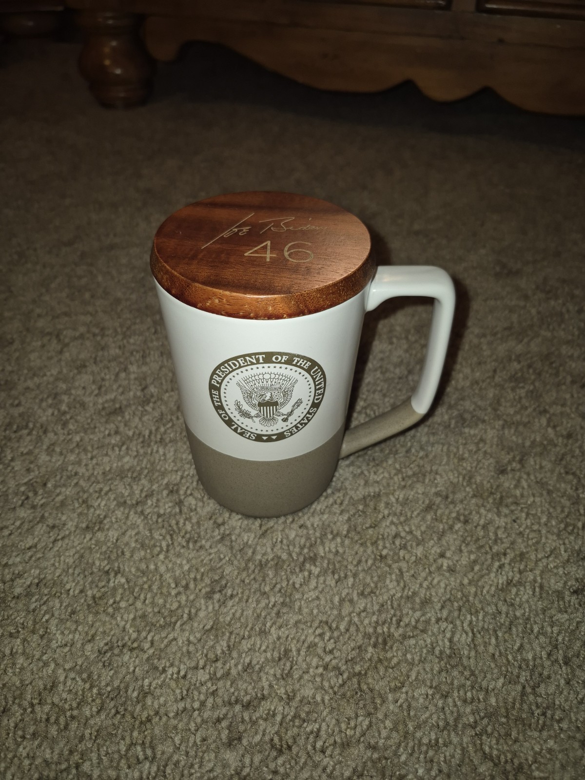 The White House Exclusive – President Joe Biden Coffee Mug with Wooden Cap 15oz