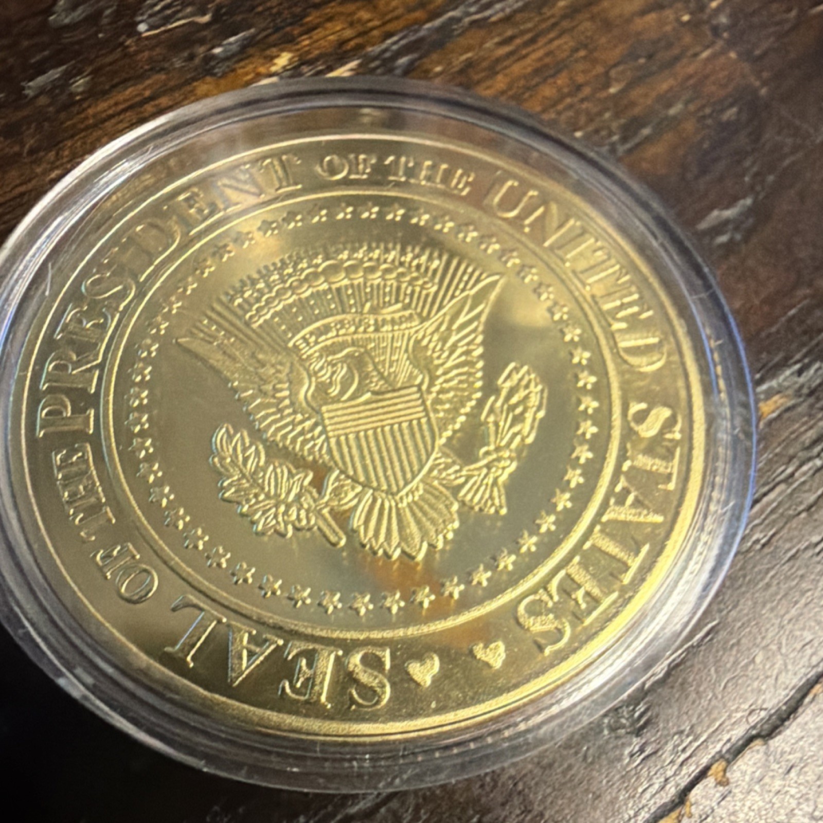 US Presidential Seal 2024 Commemorative Coin WHAT CANNOT DEFEAT US MAKES US STR…