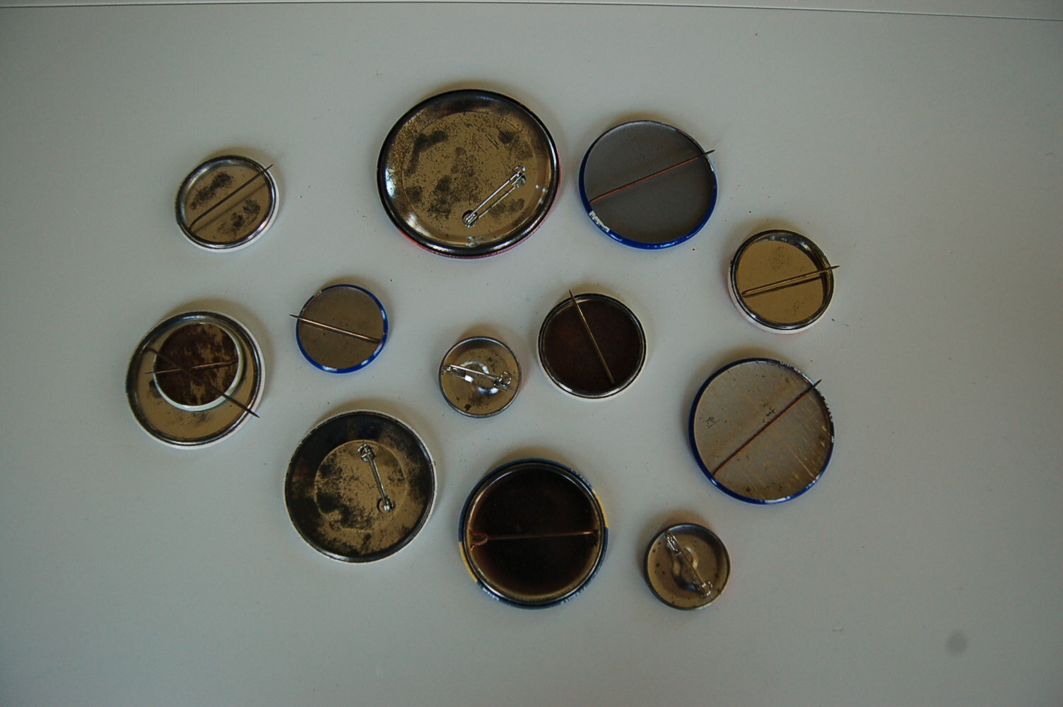 Group of 13 Presidential Pins Reagan Bush Quayle Nancy George W Barbara