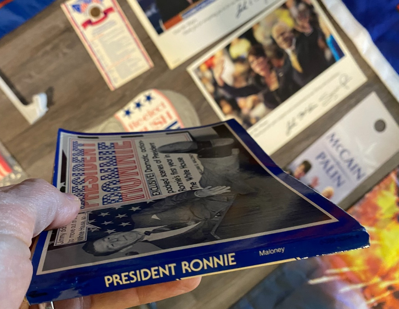 3×5 Trump flags w/ lot McCain Palin campaigning and President Ronnie Reagan book