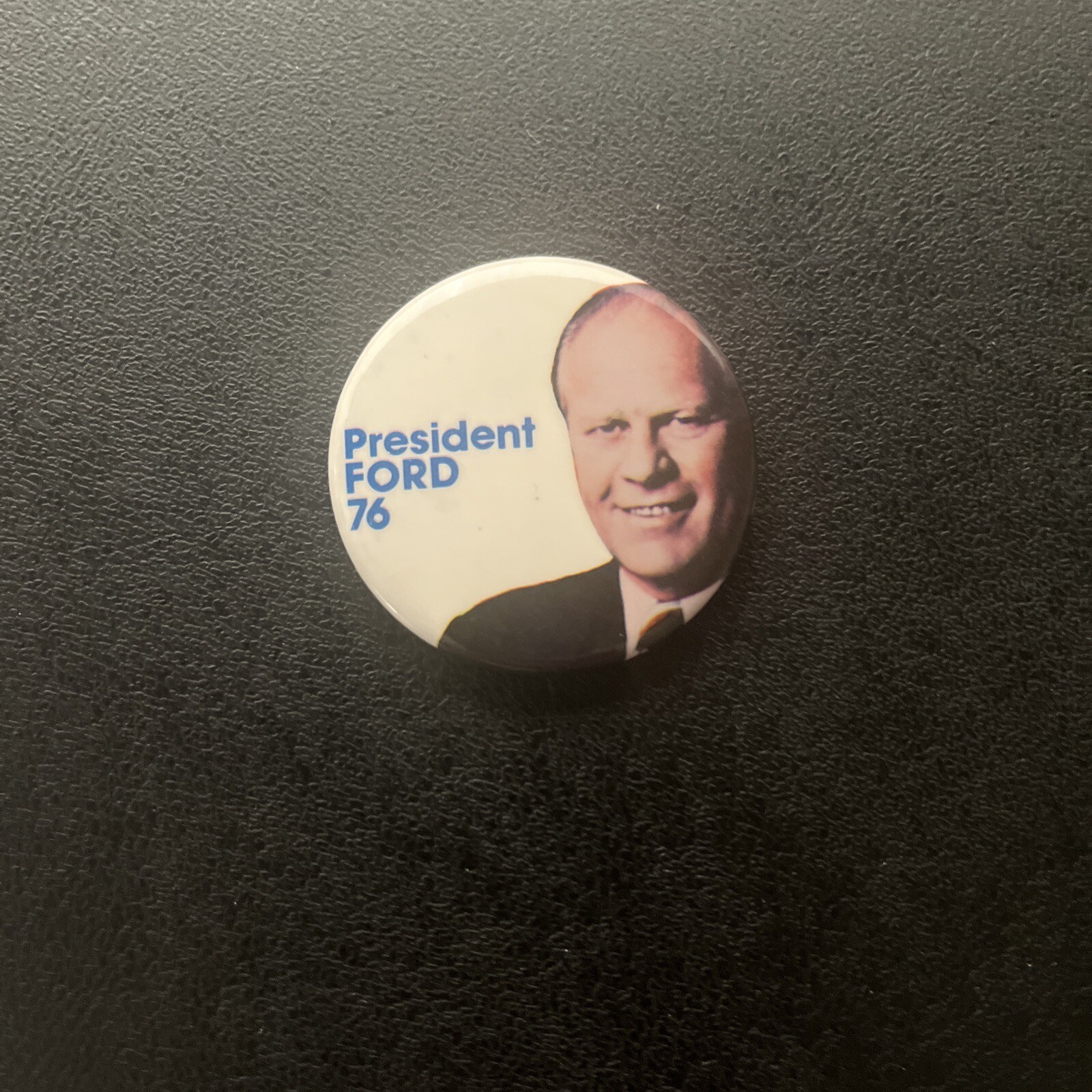 GERALD FORD President Political campaign pin button 1976