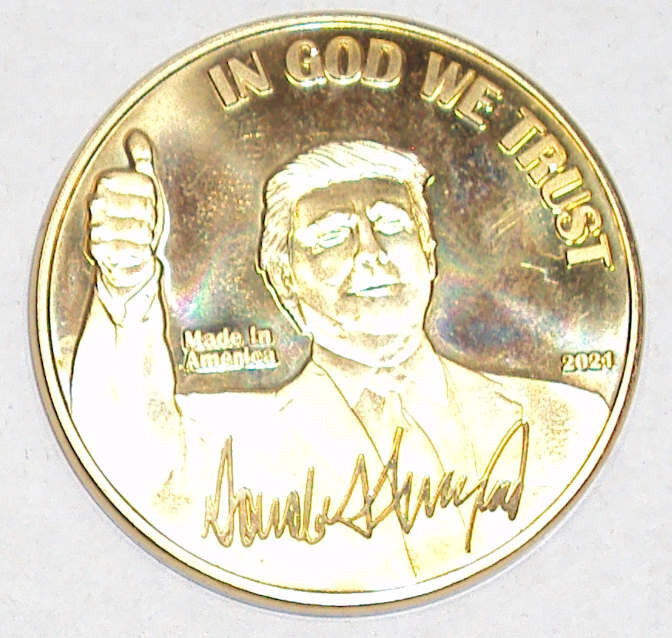 2021 Donald Trump President Novelty Gold Coin IN GOD WE TRUST Coin 1 PC MAGA USA