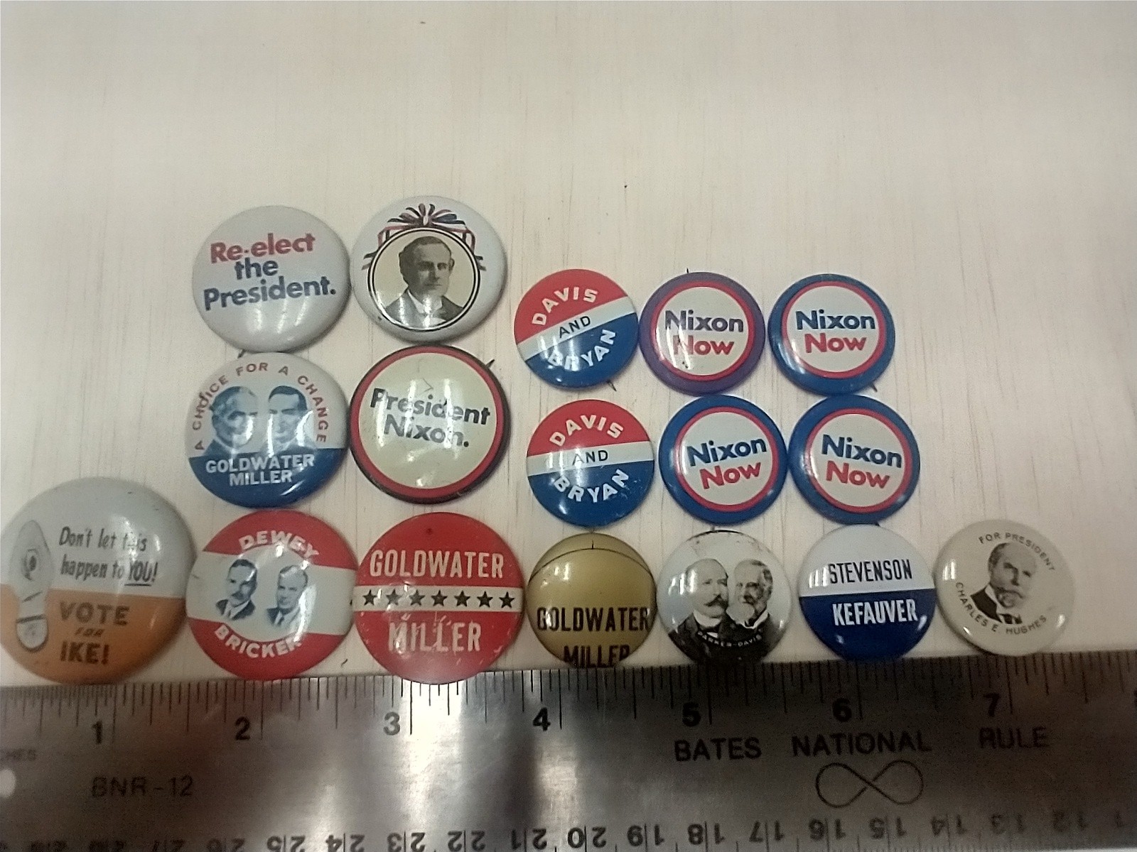 Lot of 17 Vintage Presidential Election Pins NIXON/ GOLDWATER-RARE SHIPS FREE
