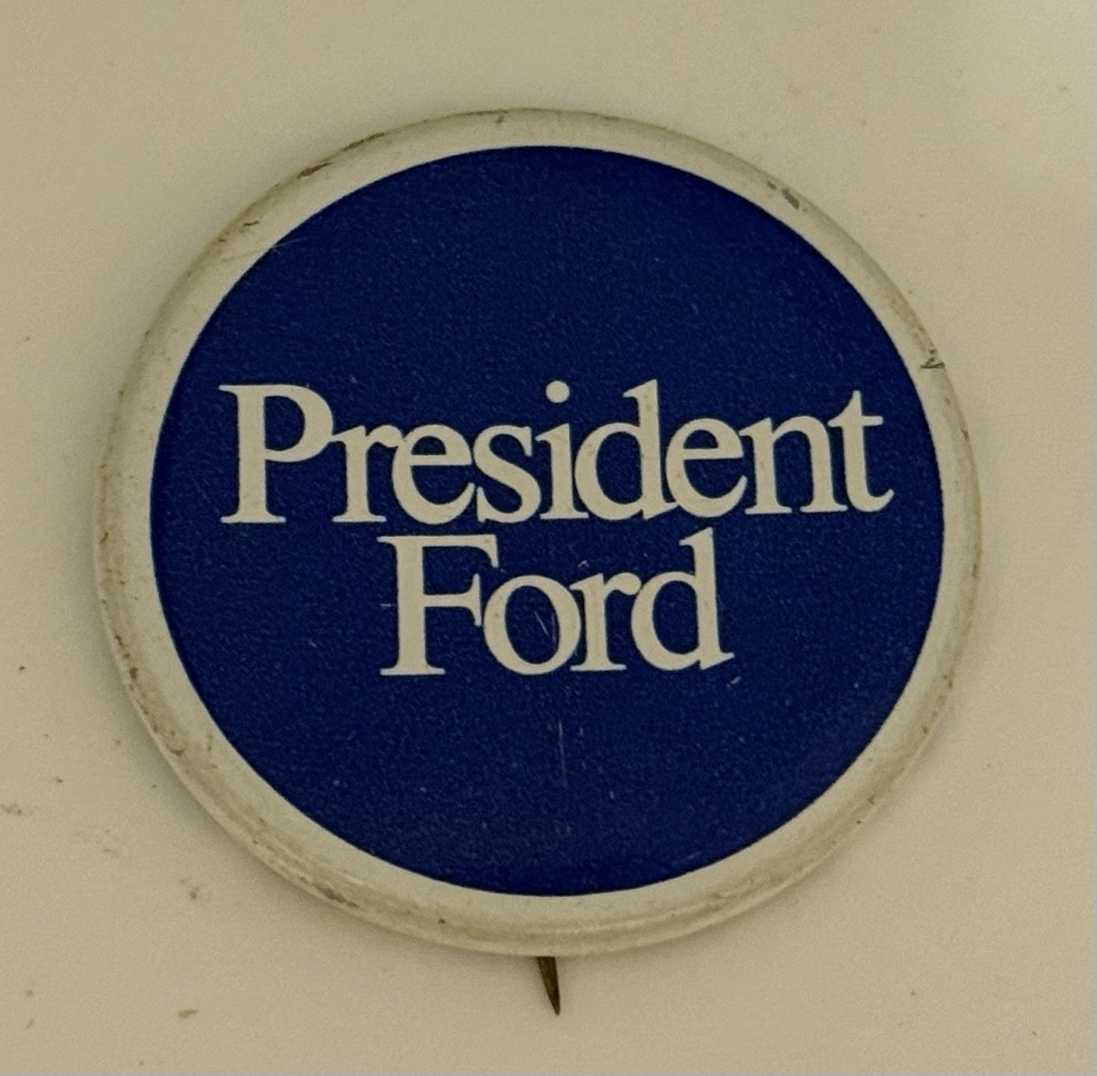 Gerald Ford 1976 Presidential Campaign Pin Pinback Button Blue and White USA