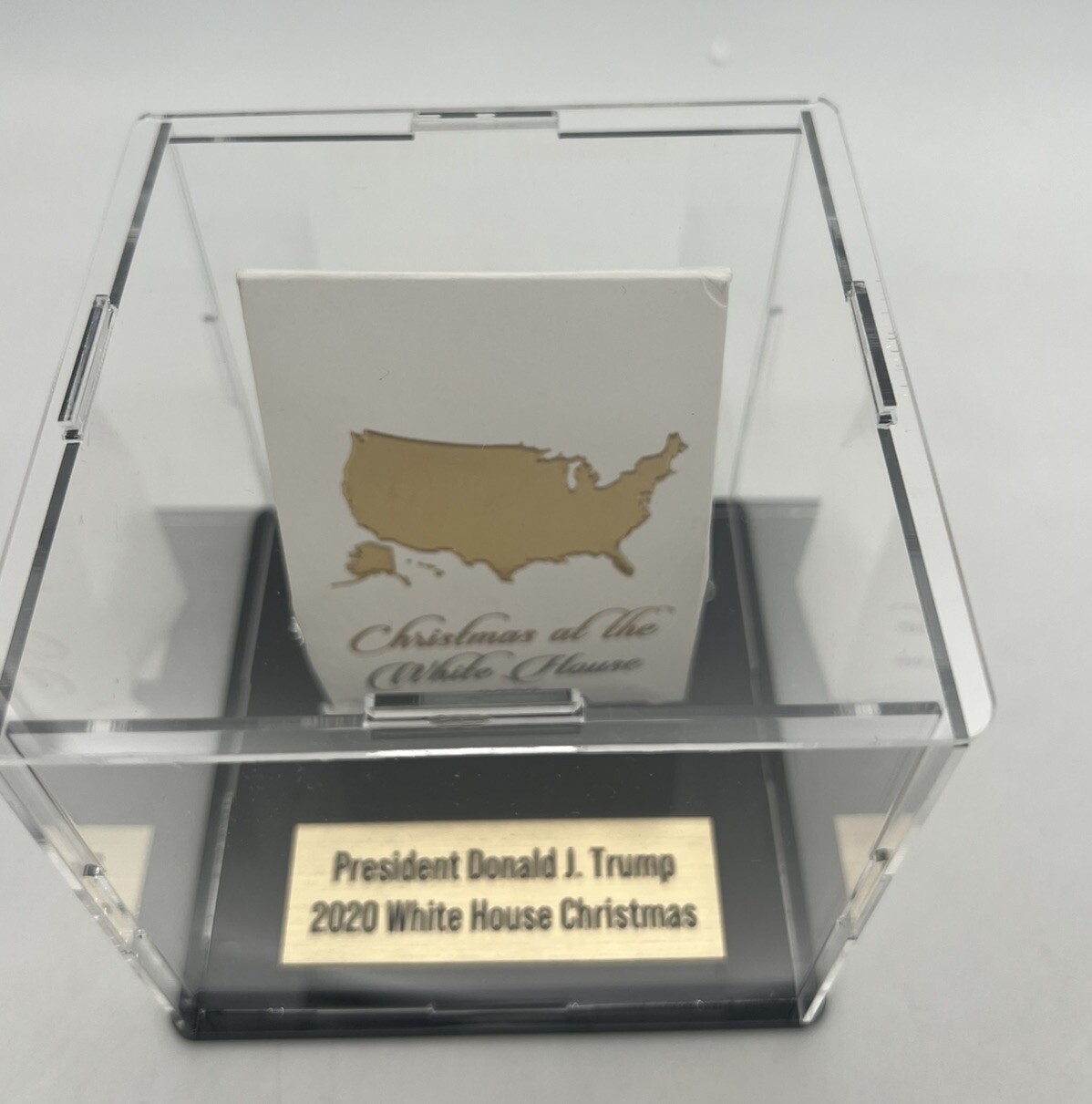 2020 Donald J Trump & Melania White House Christmas Gift In Display Case Unique