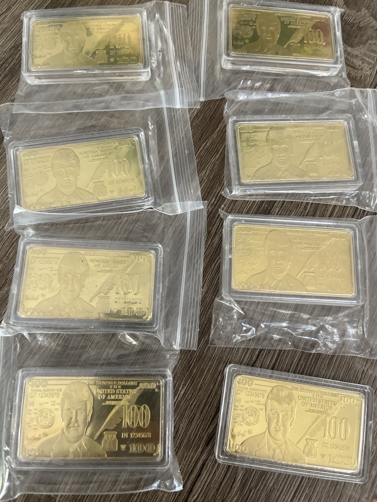 US President Donald Trump $100 Dollors Gold Plated Commemorative Bar Coin Gift