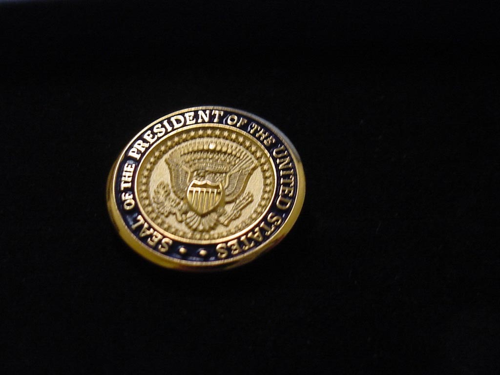 President Joe Biden Lapel Pin -Presidential seal Lapel Pin diecast-Free Ship.