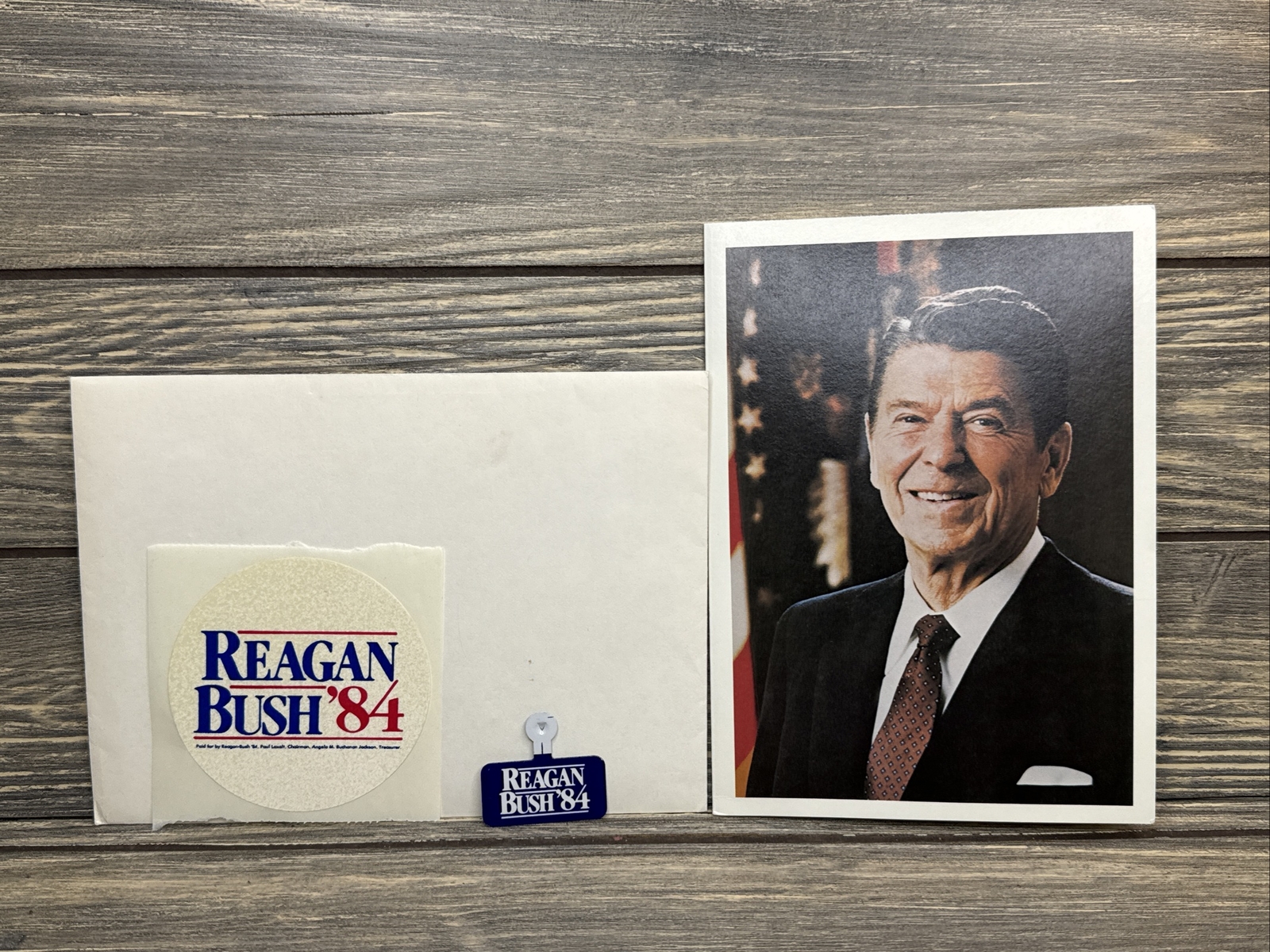 Vintage 1984 Presidential Campaign Ronald Reagan Card 5×7” Button Sticker
