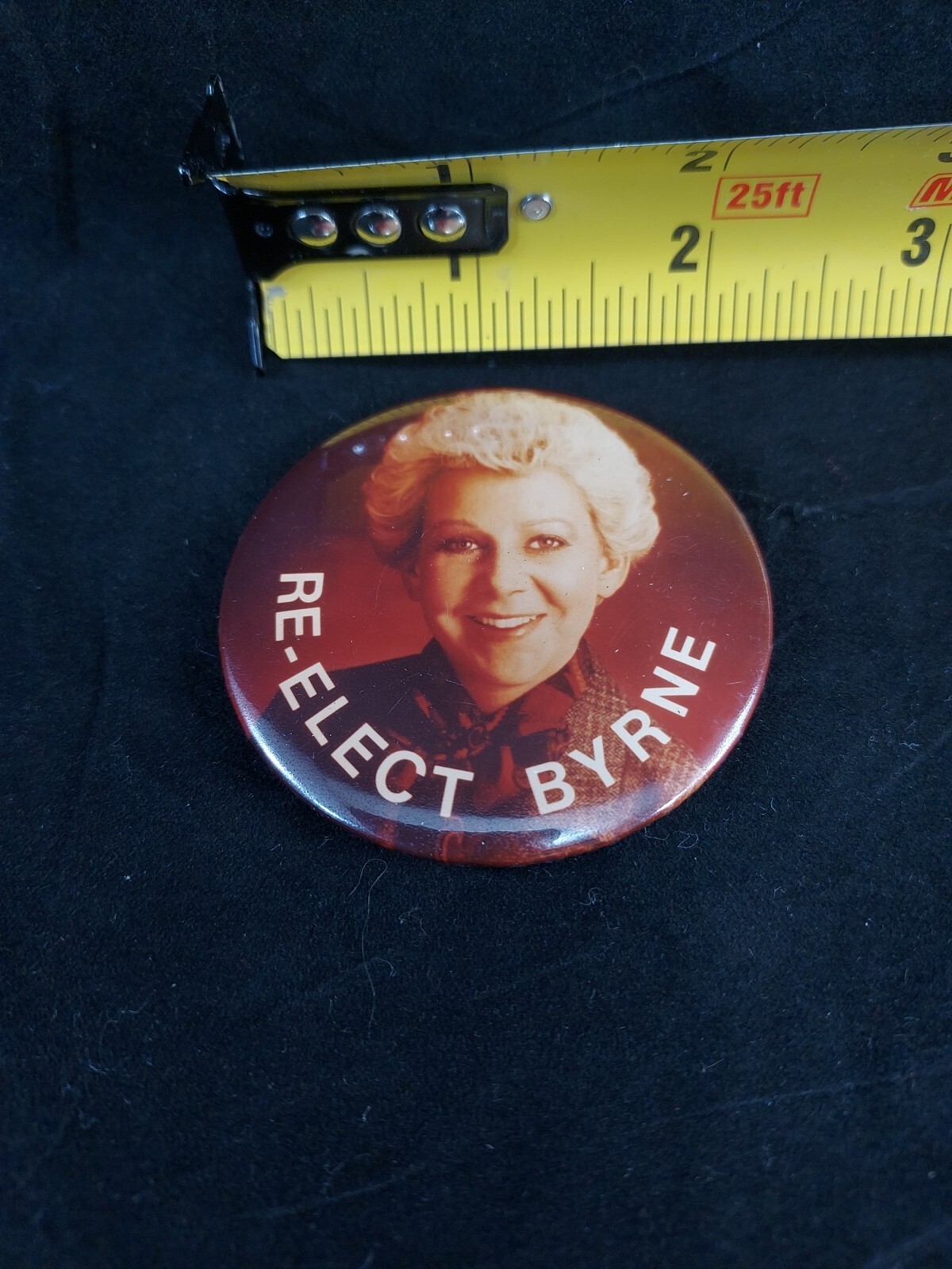 Jane Byrne Campaign Button – Chicago Mayor Local Election Re-elect Pin