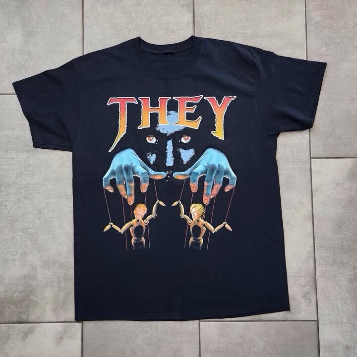 Funny “they” Donald Trump Hillary Clinton Political Puppets Graphic T-shirt Sz.L