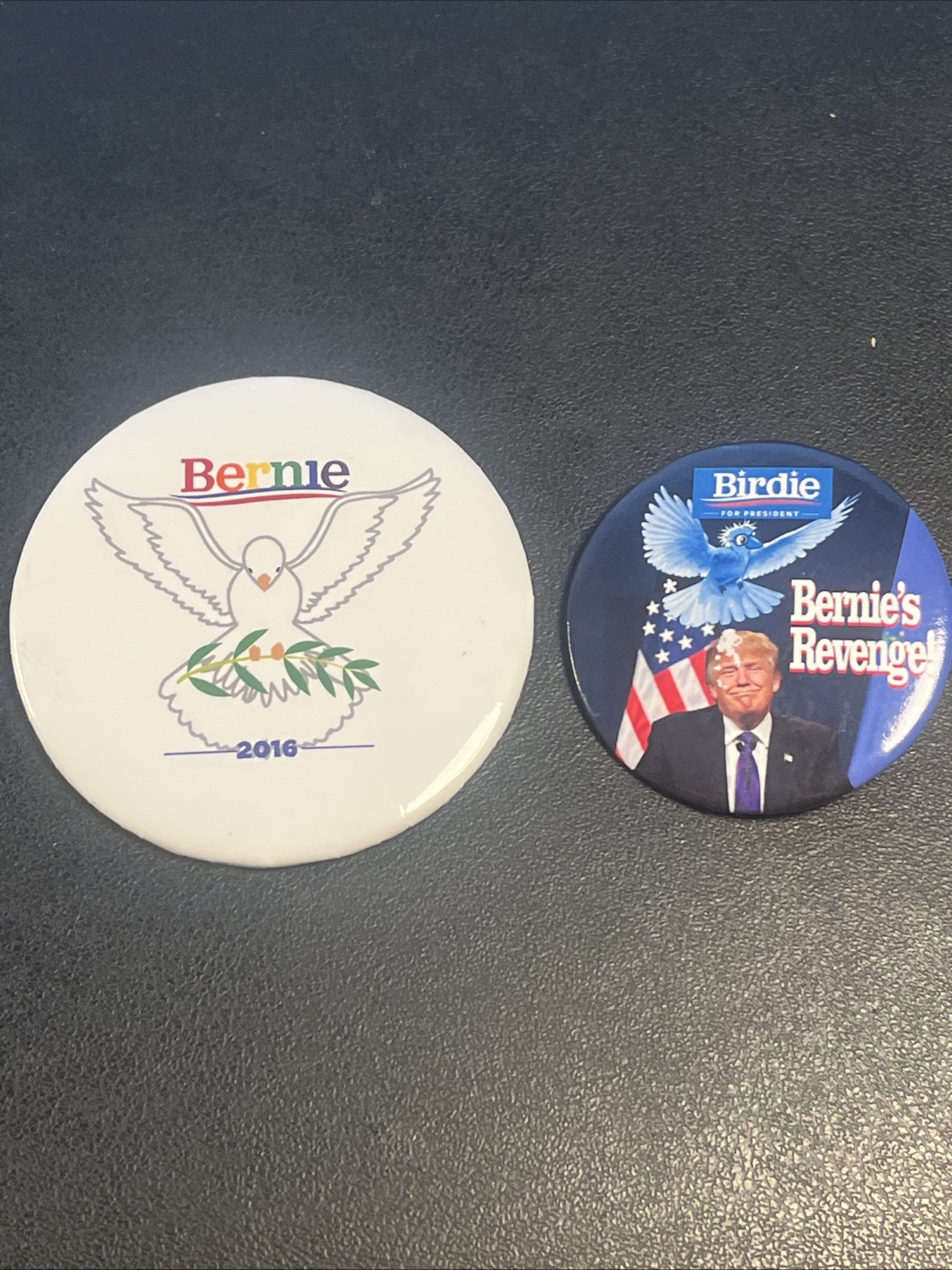 Bernie Sanders 2016 For President Lot Of 2 TRUMP Political Campaign Pins Buttons