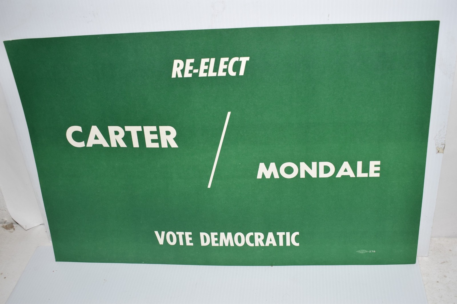 *LR* Jimmy Carter / Mondale 1980 Presidential Campaign Poster Re Elelect (IEG8)