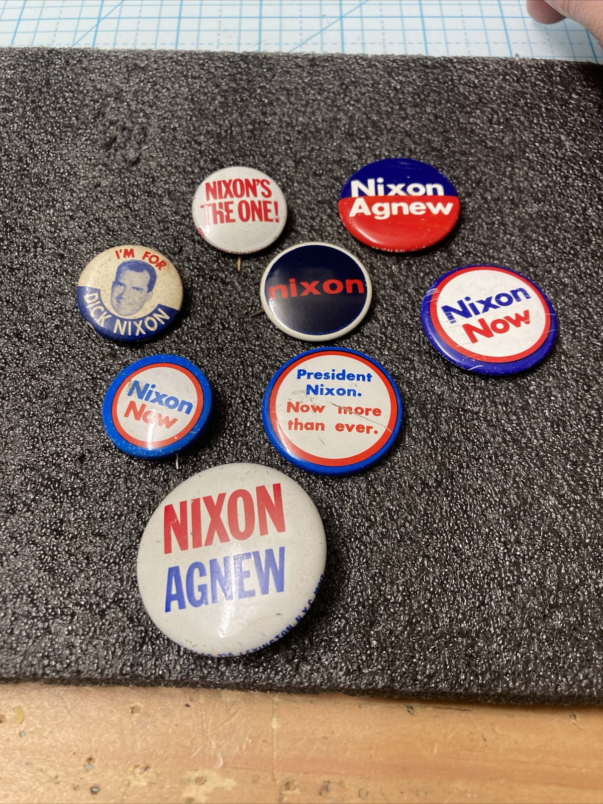 USED Vintage Lot of 8 US-Made Richard Nixon Campaign Pins. Nice Mixed Lot. DEAL!
