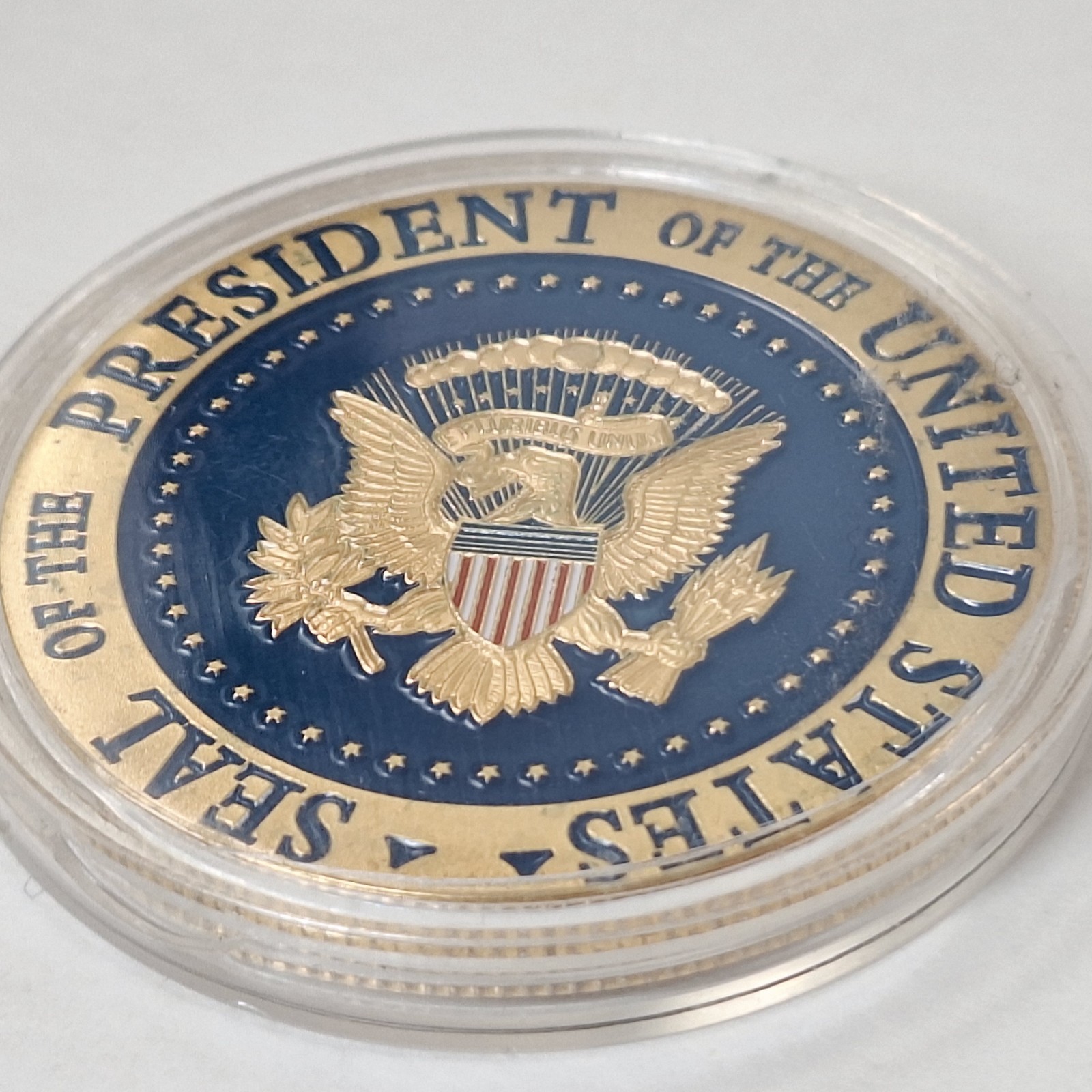 Donald Trump 2020 Keep America Great 45th Presidential Seal Gold Coin & Keychain