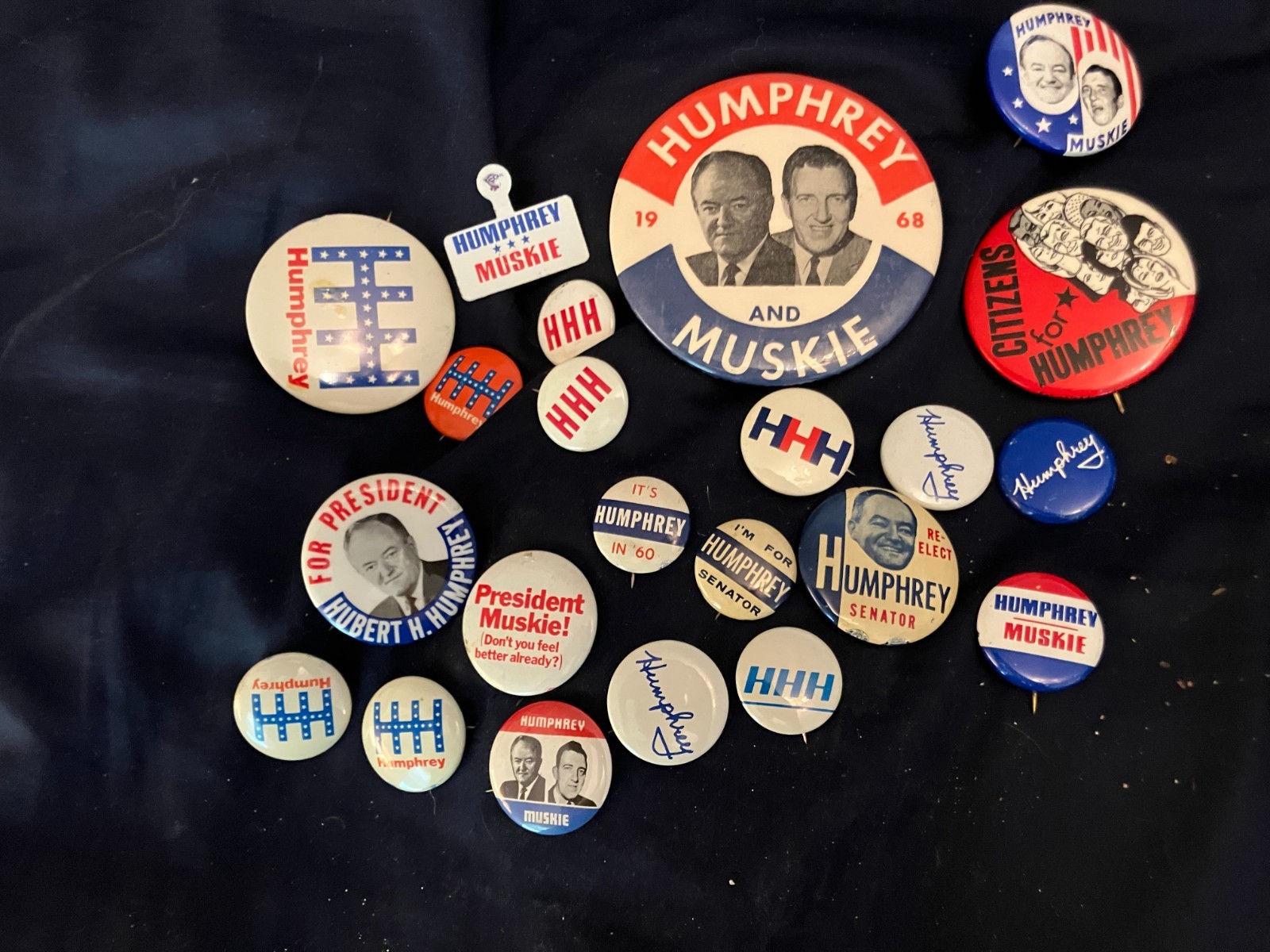 GOOD COLLECTION OF HUMPHREY-MUSKIE 1968 PRESIDENTIAL CAMPAIGN BUTTONS AND PINS