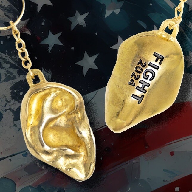 Lucky Trump Ear Keychain in Gold Metal – Limited Edition – Fight Keychain