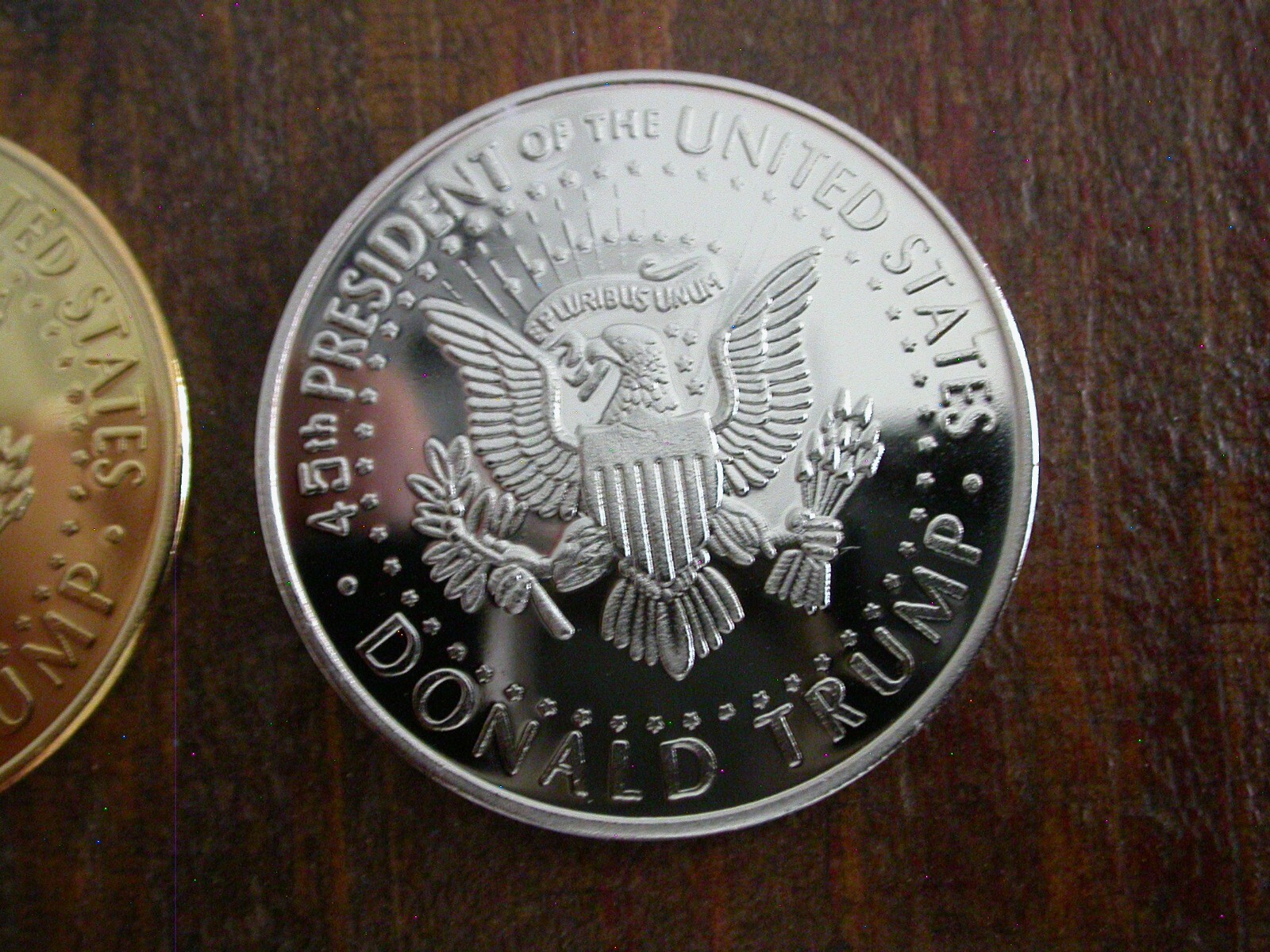 2024 President Donald Trump Commemorative Coins & Note-24K Gold & Silver Plated!