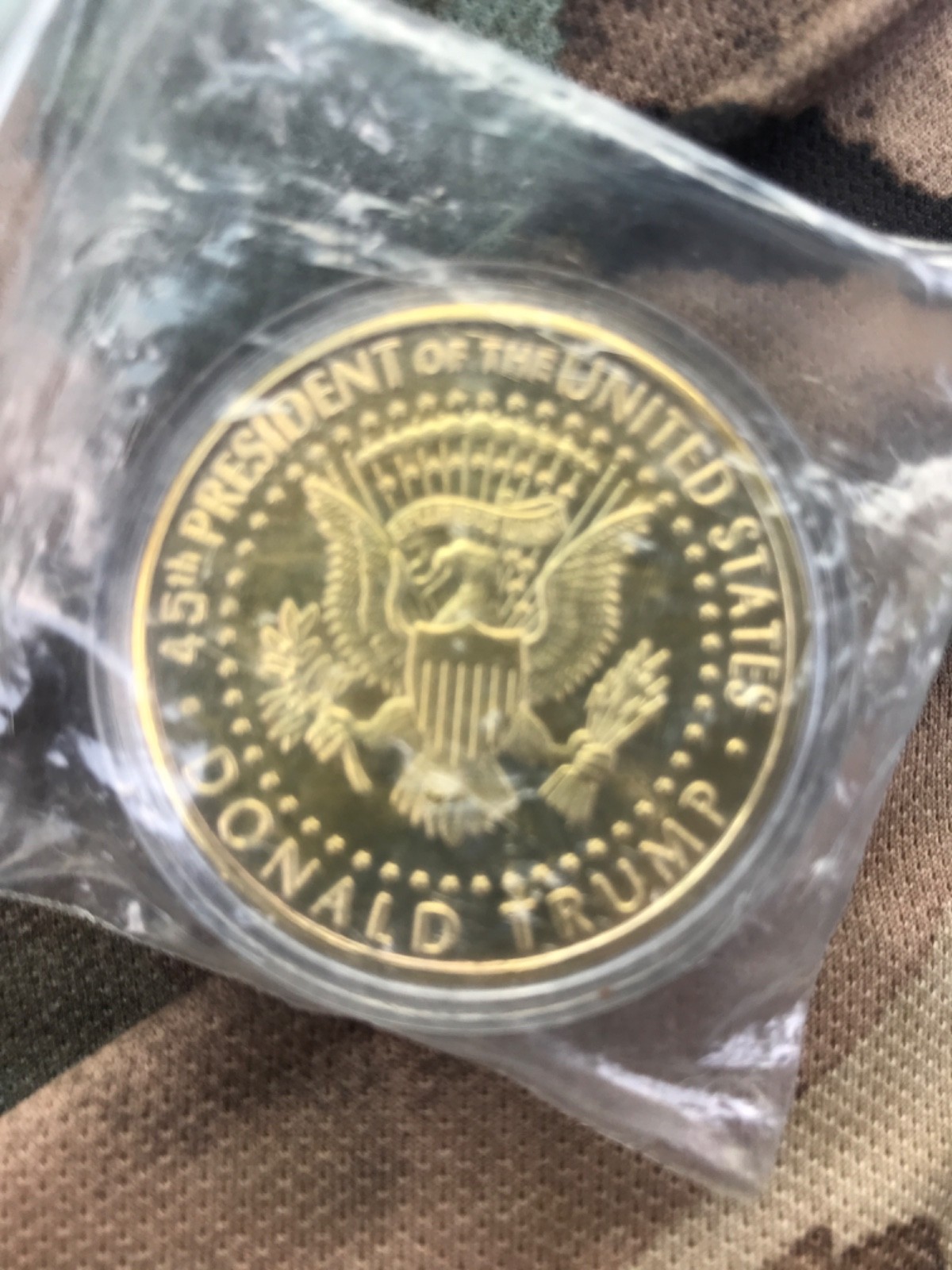 Donald Trump 2018 24K Gold Plated Collectible Eagle Coin with Fit Display Case