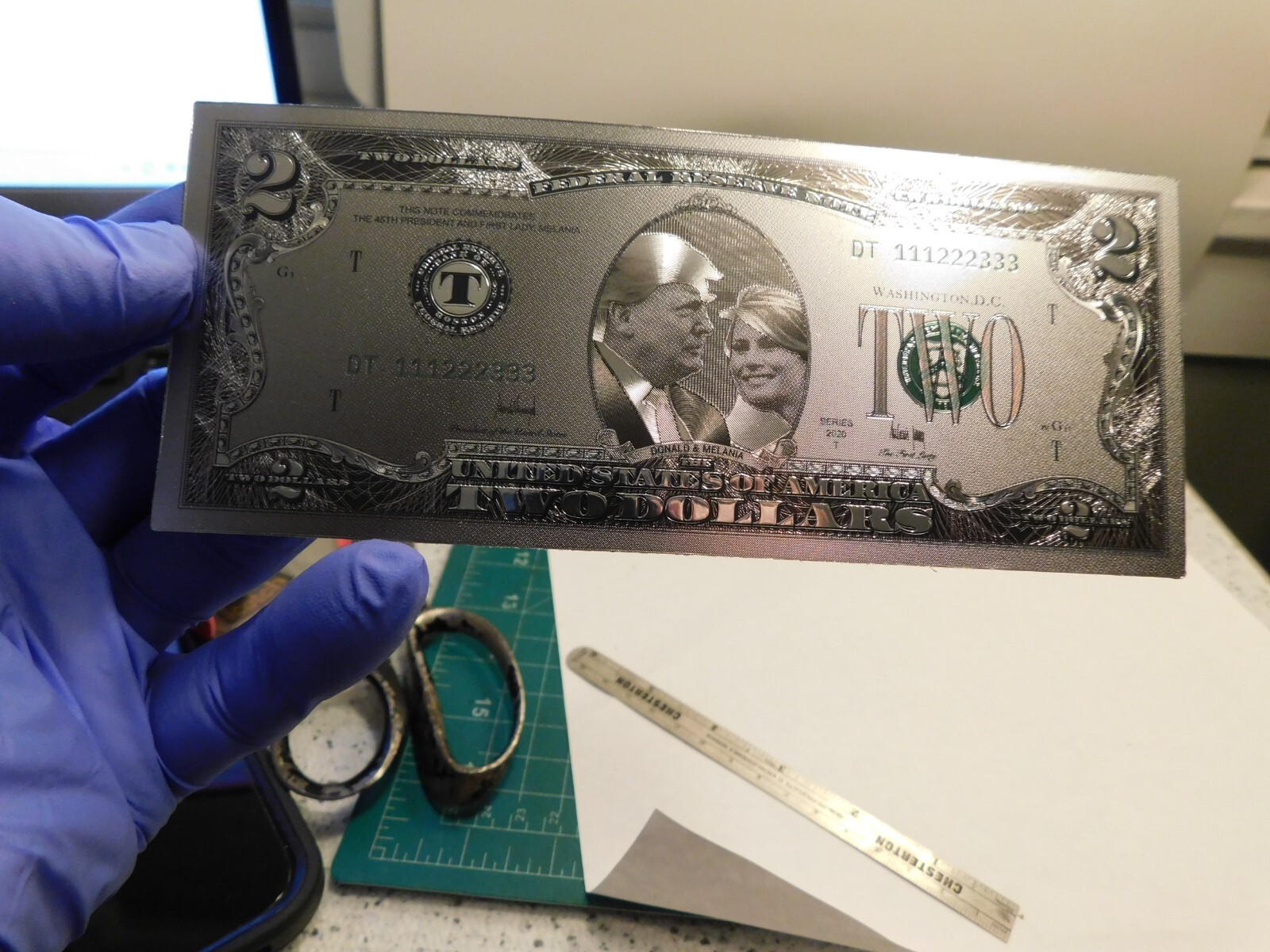 2020 President Mr. & Mrs. D.J.Trump 3D Foil Overlay Commemorative $2 Dollar Bill