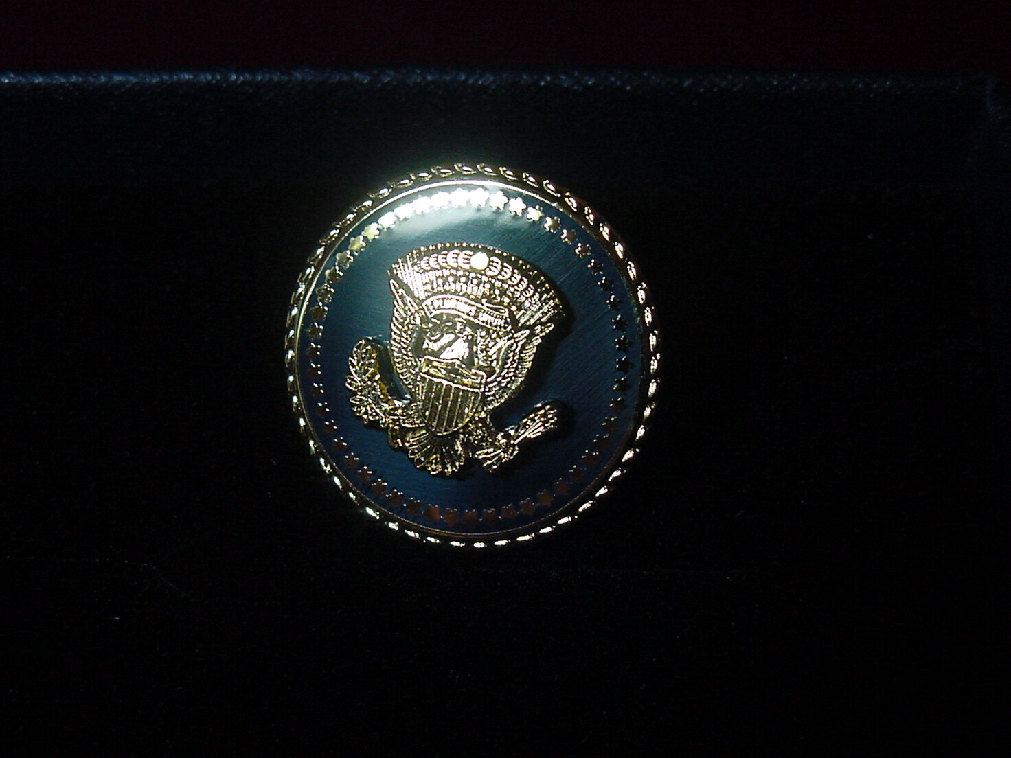 President JOE BIDEN Lapel Pin – Presidential seal Lapel Pin (gold color)
