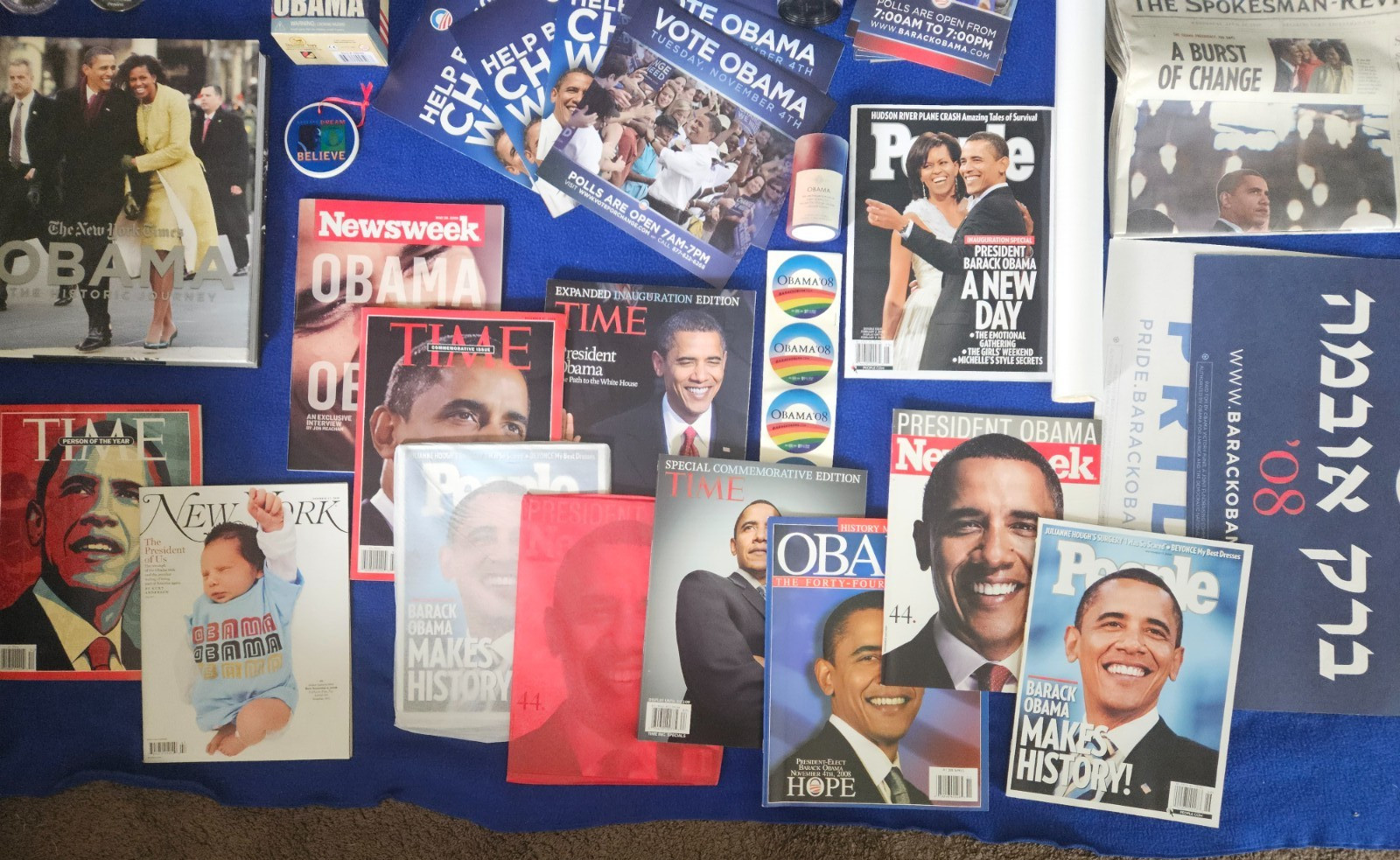 BARACK OBAMA Political Campaign Pins Buttons Books, posters, stickers, magazines