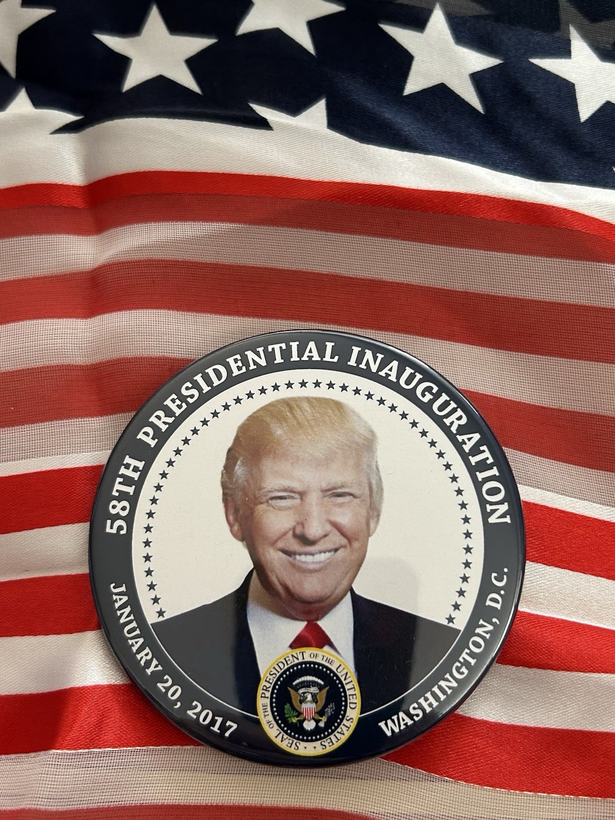 TRUMP 2017 INAUGURATION PIN BUTTON EAGLE SEAL REPUBLICAN GOP MAGA USA RARE