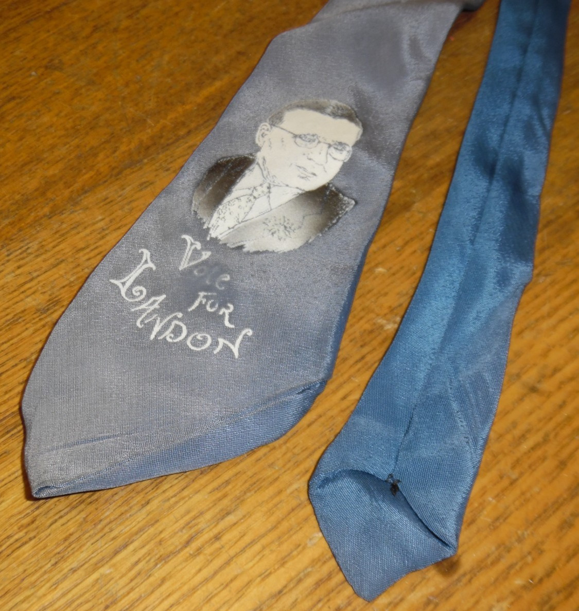 Vintage FADED / WORN Vote For Alf Landon Johnson Political Campaign Necktie
